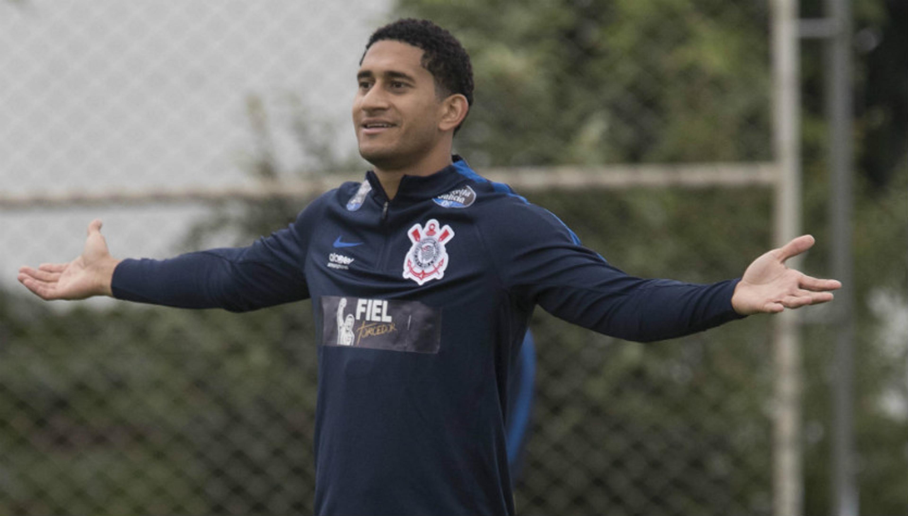 Pablo tem lesão muscular na coxa esquerda e desfalca o Corinthians