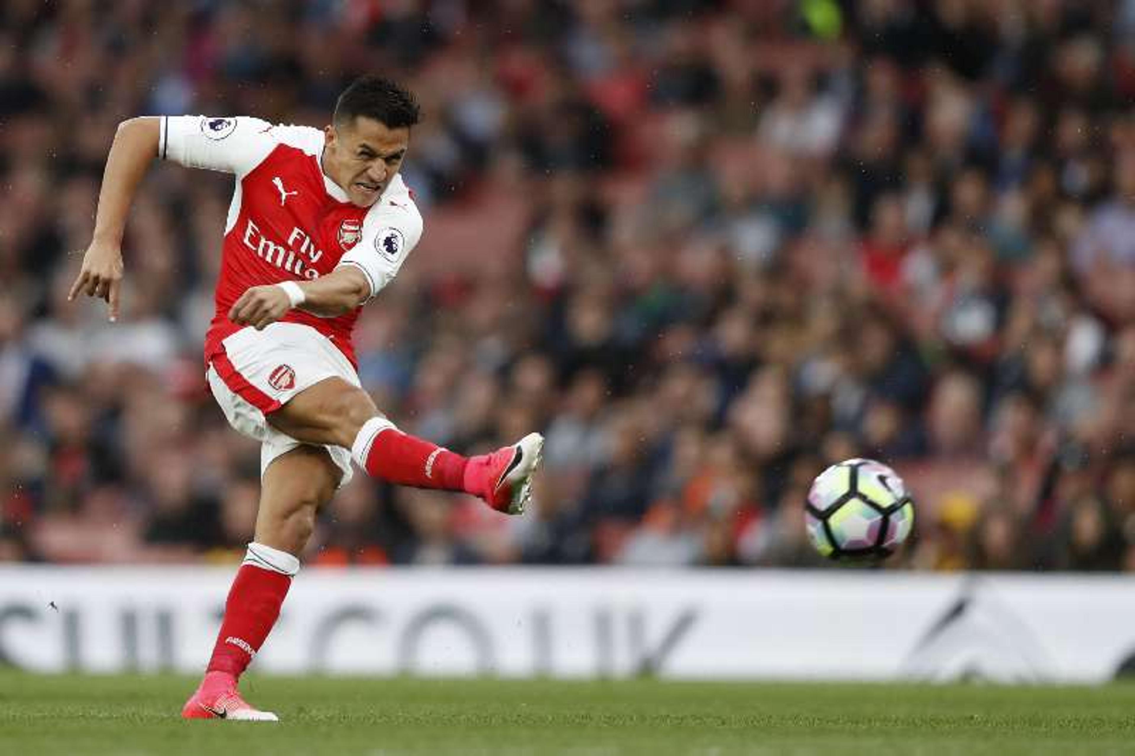 Alexis Sánchez é aprovado nos exames e fica muito perto do United