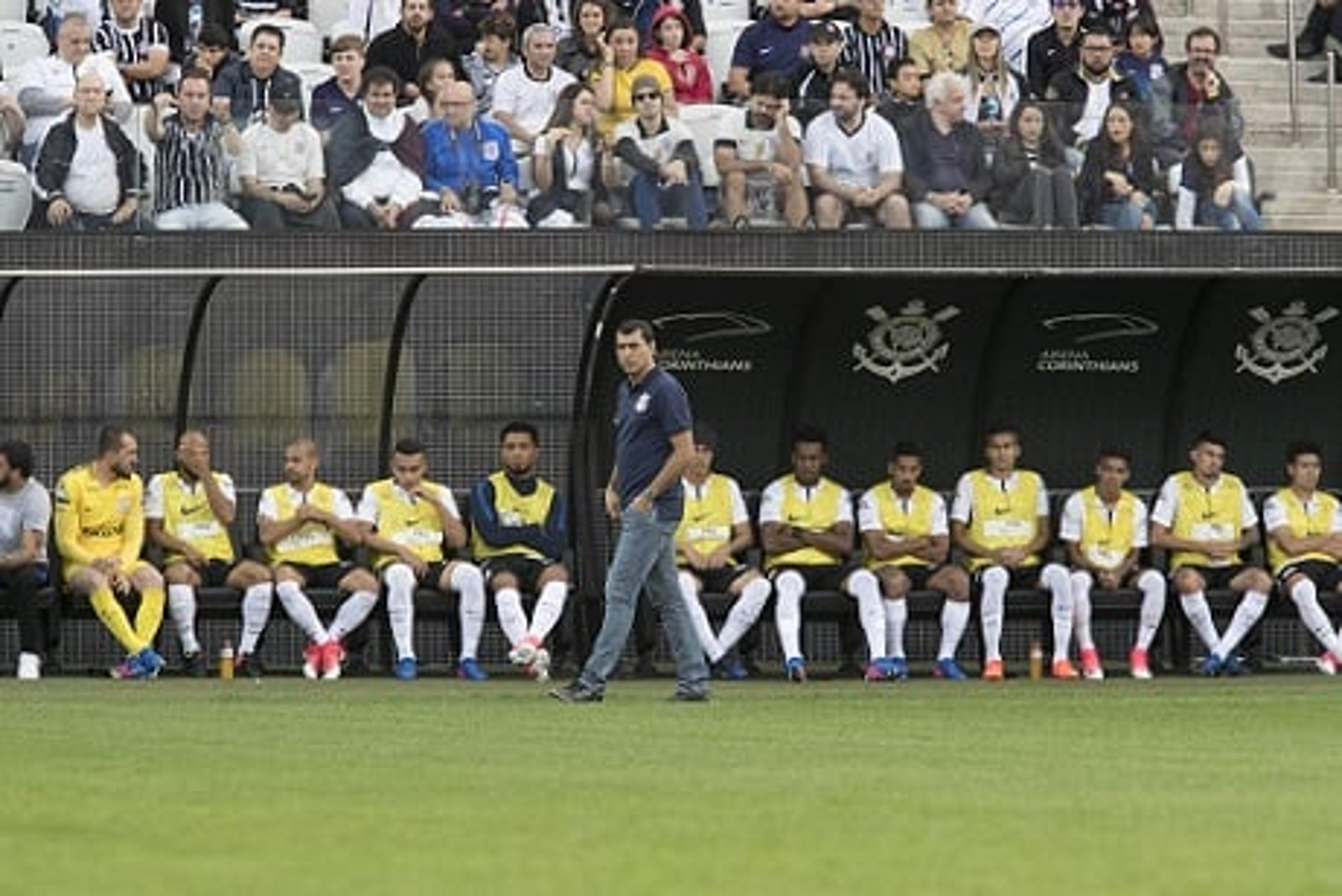 Corinthians usa quase 80% do elenco e já arma opções para nova maratona