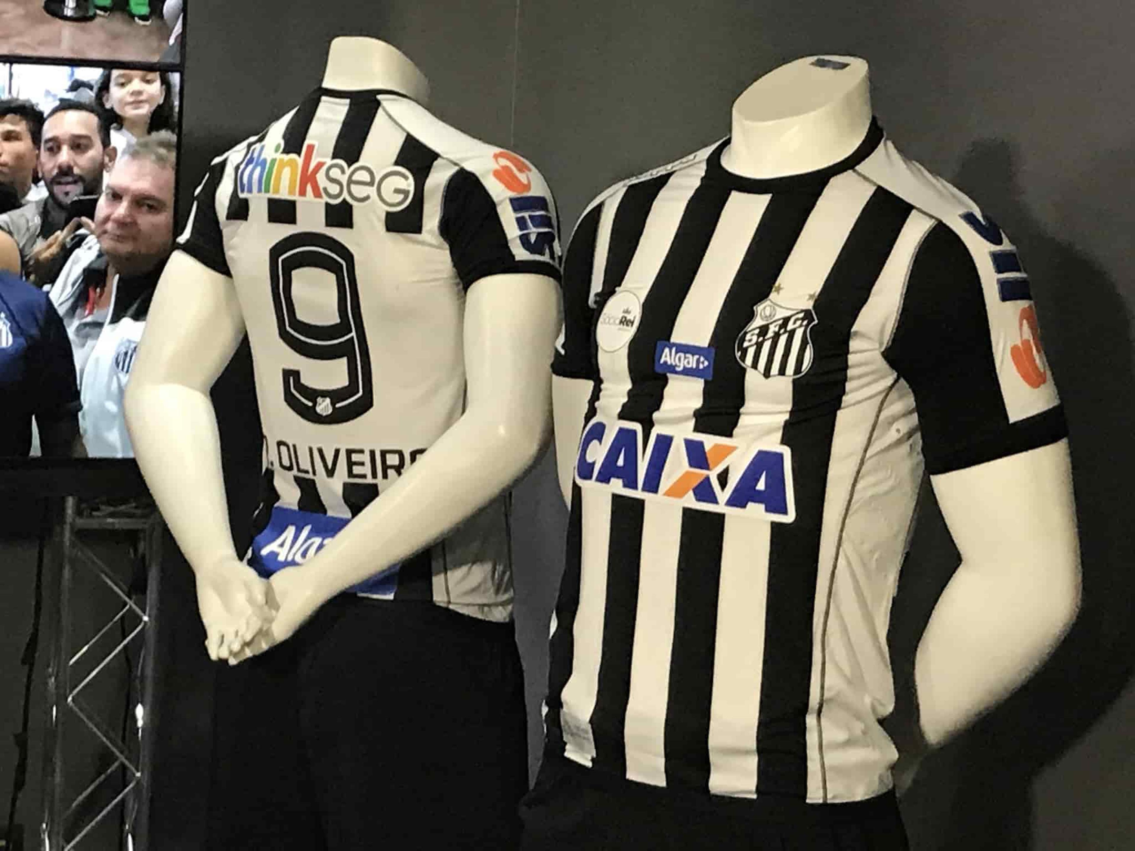 Camisa do Santos: veja origem das cores e evolução