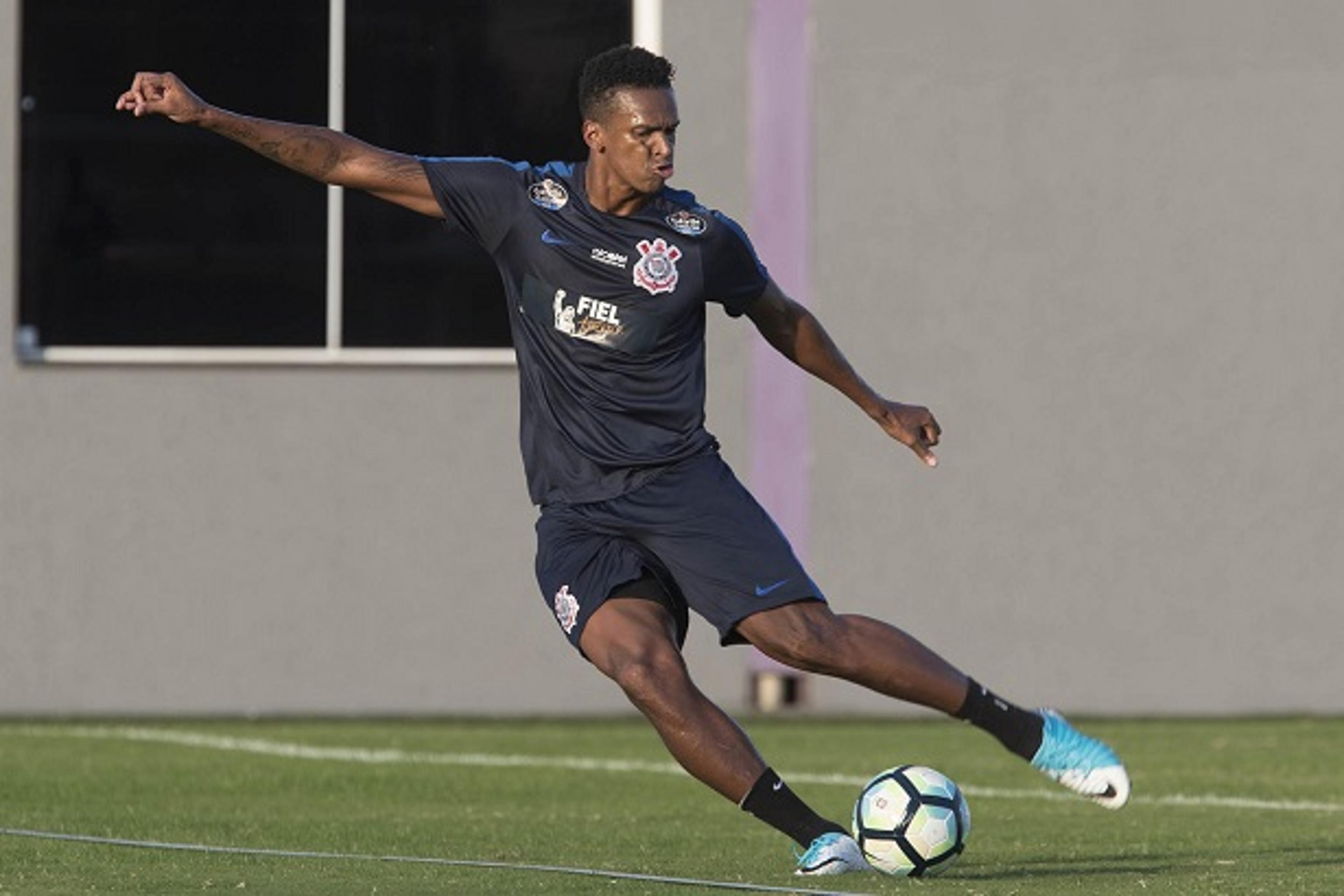 Com Fagner e Jô, Corinthians tem 19 relacionados para pegar o Patriotas