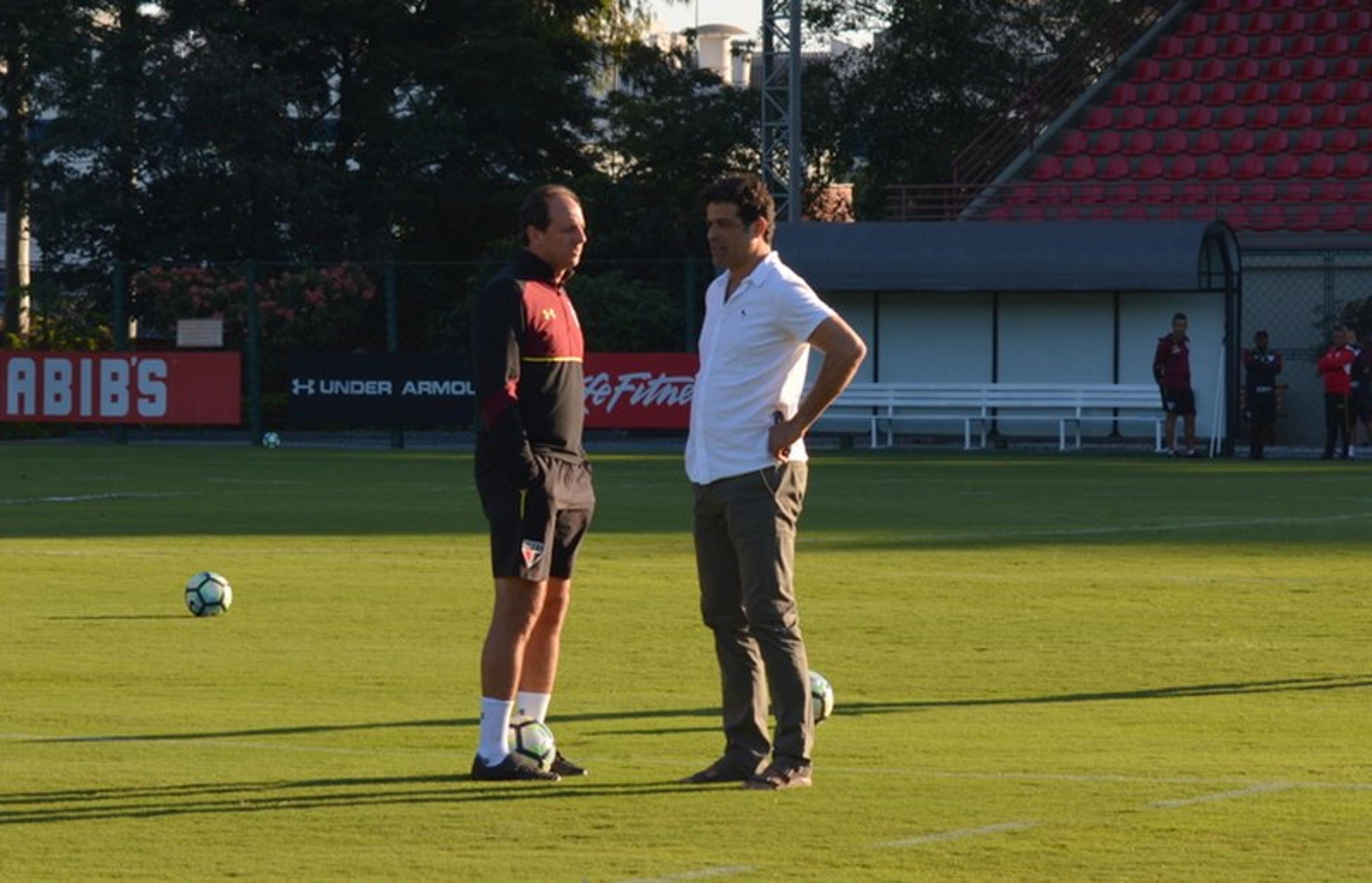 Raí visita CT do São Paulo pela primeira vez como dirigente do clube