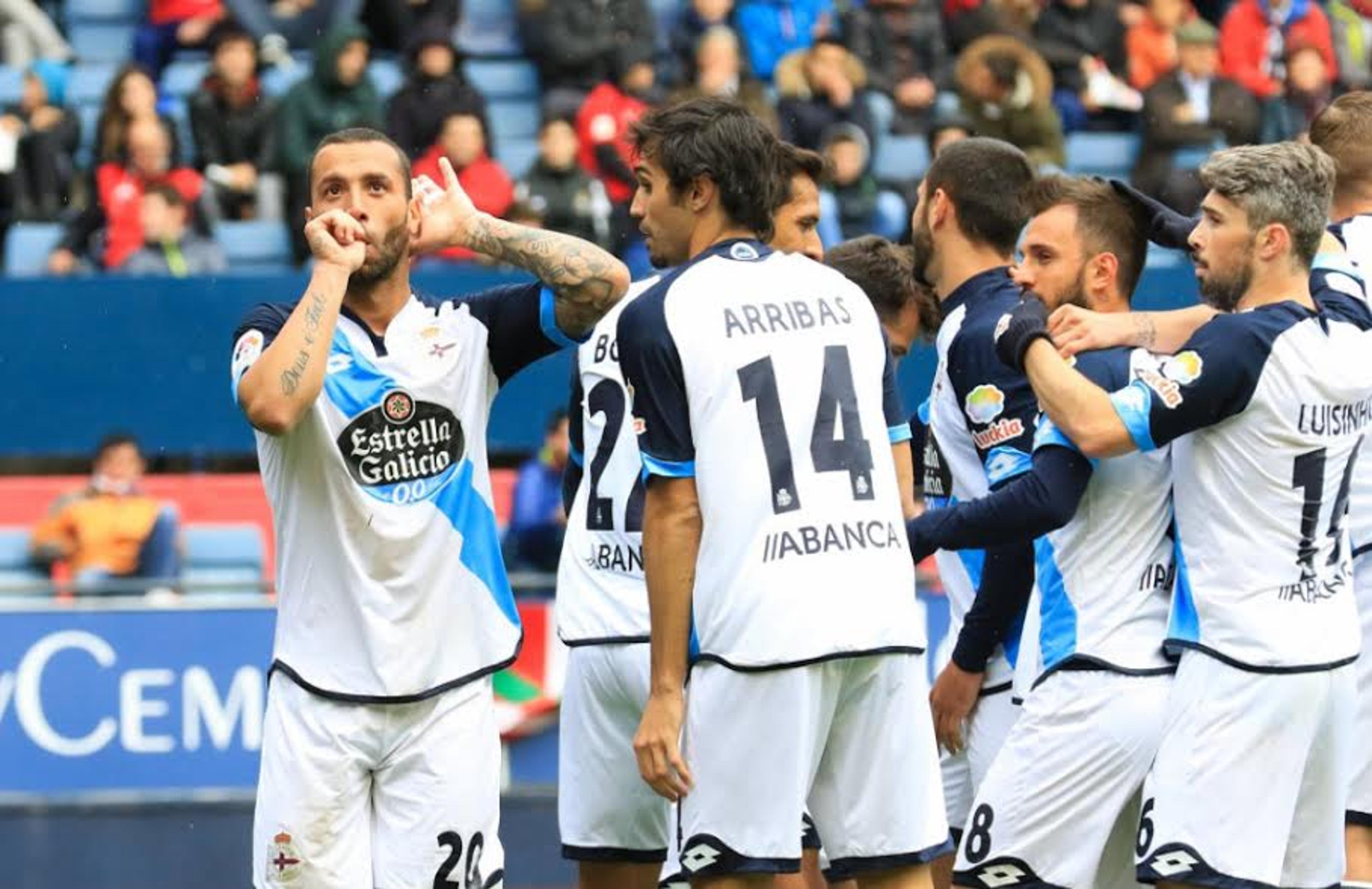 Guilherme Santos é eleito o melhor jogador do La Coruña na temporada