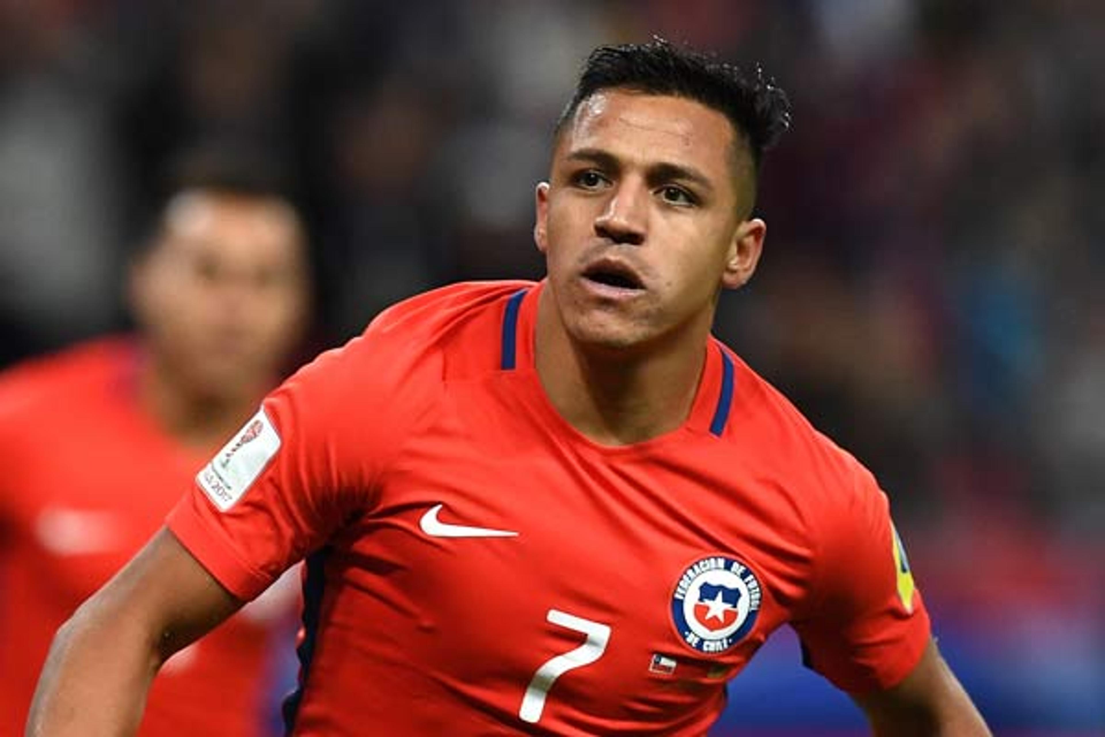 Com gol na partida, Alexis Sánchez alcança marca histórica na seleção