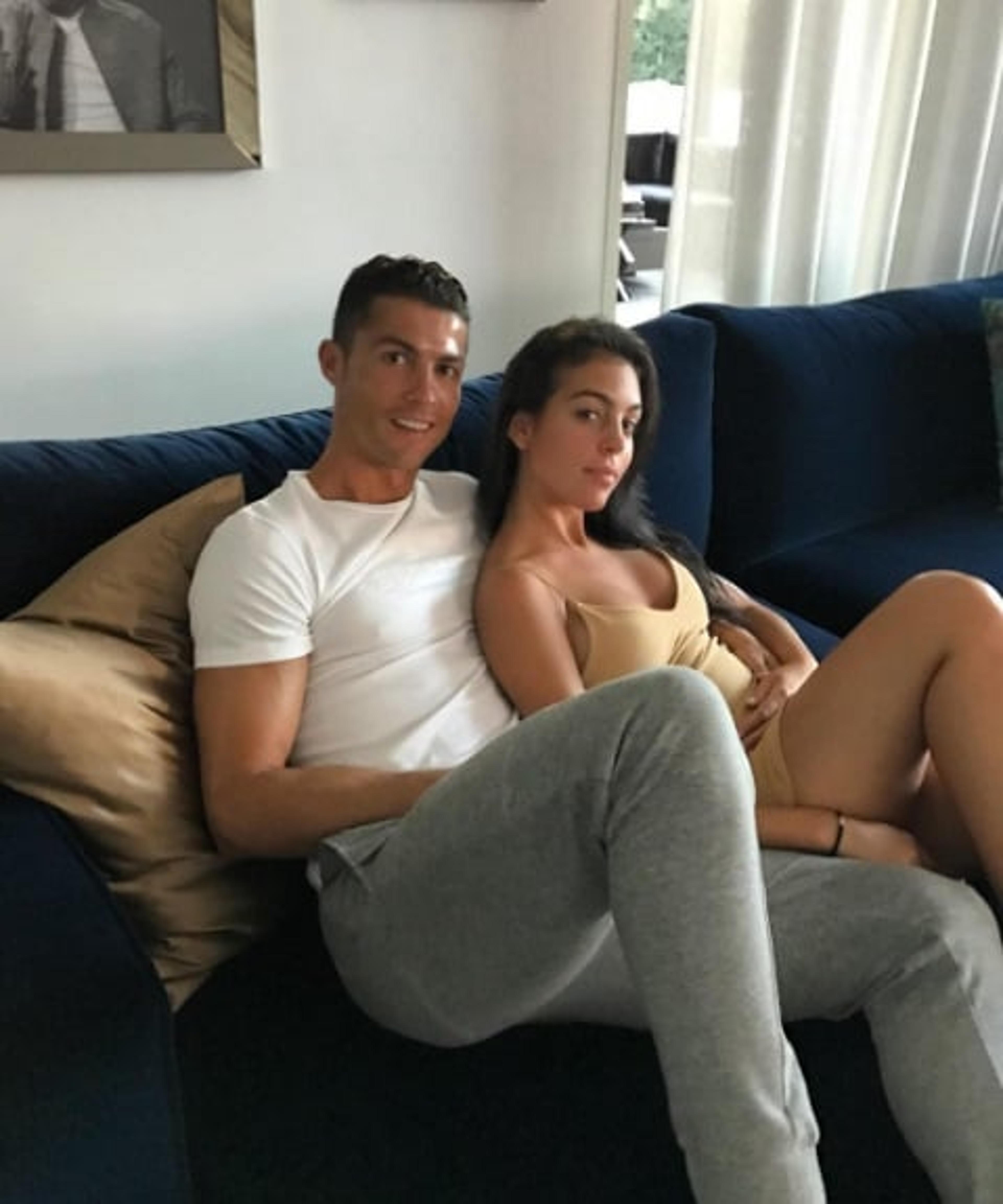 Cristiano Ronaldo confirma gravidez da namorada