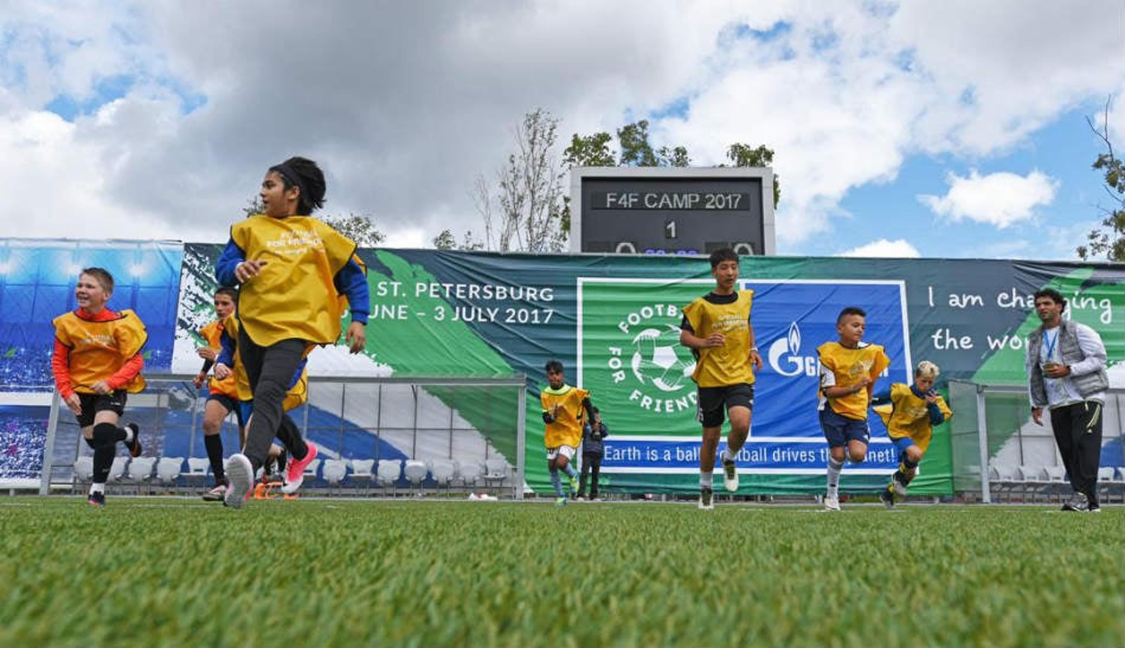 São Petersburgo recebe preparativos para torneio Futebol pela Amizade