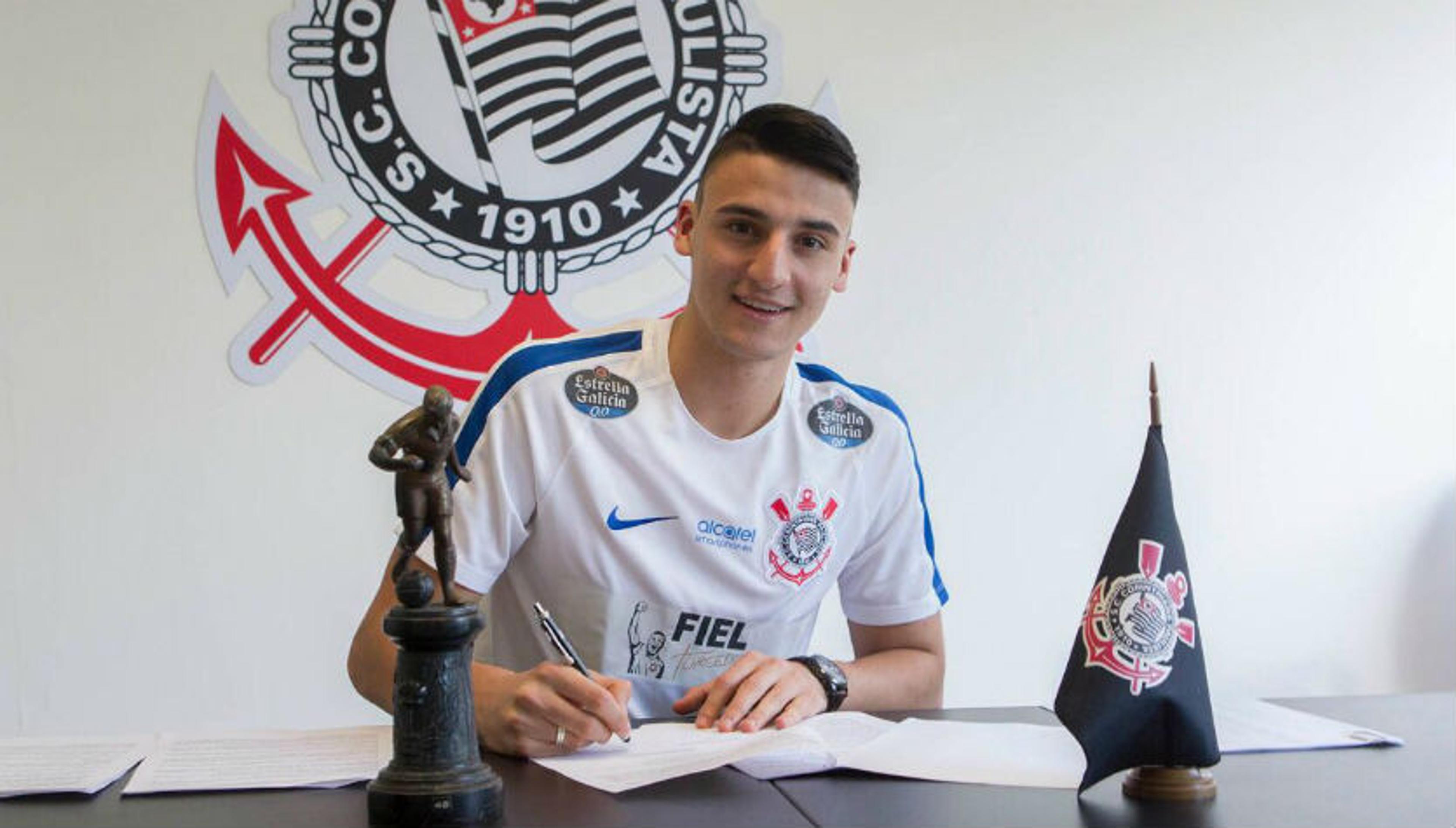 Capitão da Copinha completa ‘time’ de renovações do Corinthians no ano