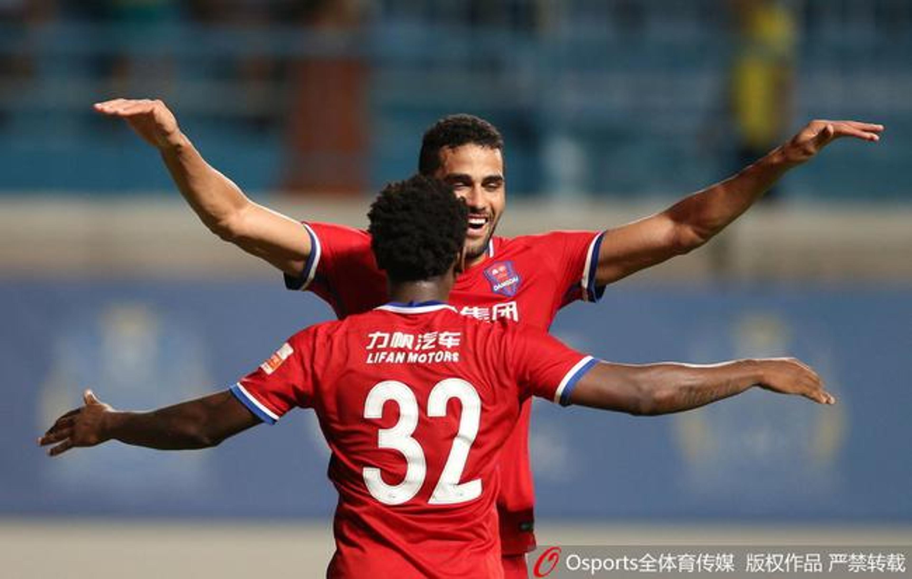 Kardec faz dois e garante vitória do Chongqing Lifan no Chinês