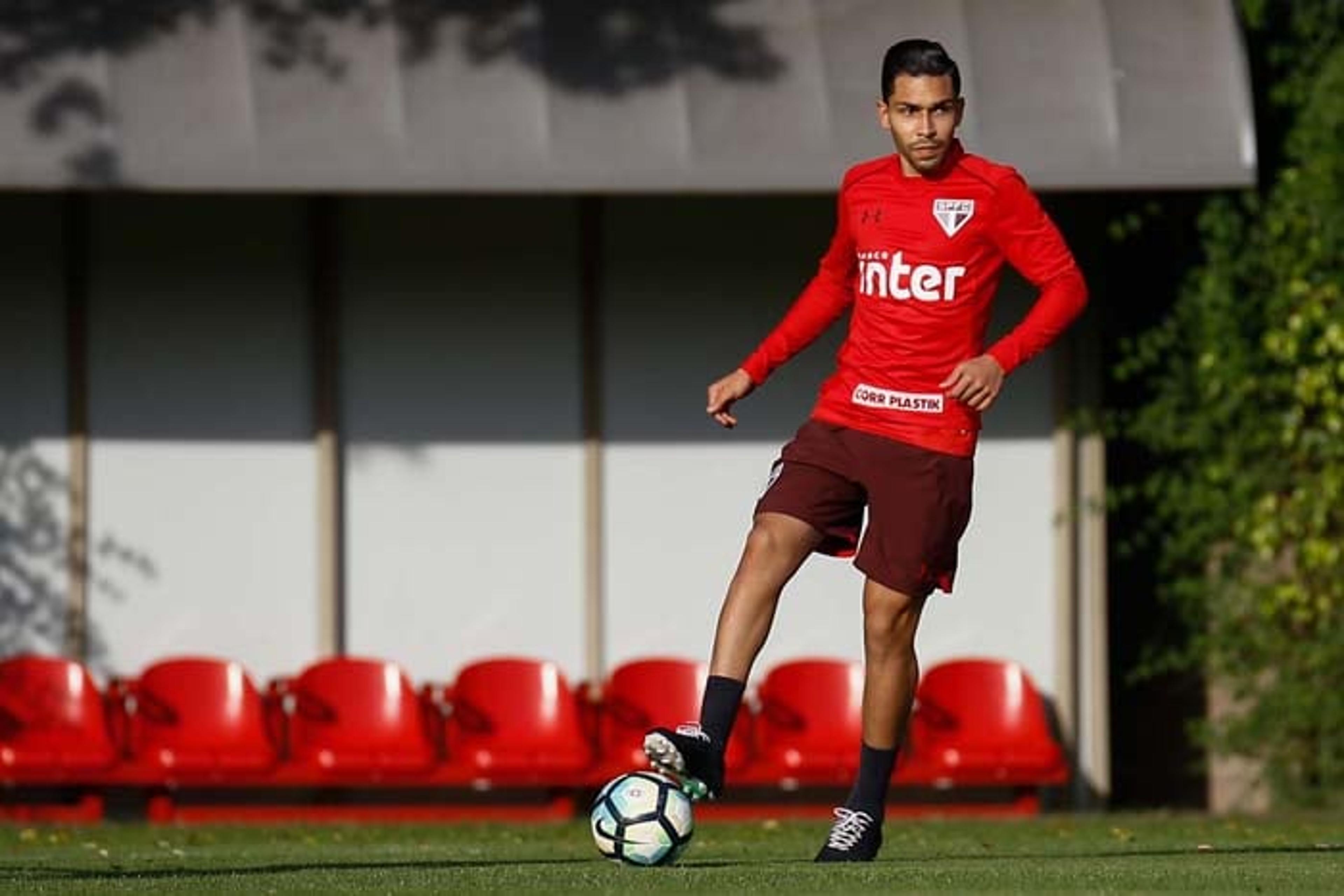 Petros compara luta do São Paulo contra queda a aprender nova língua