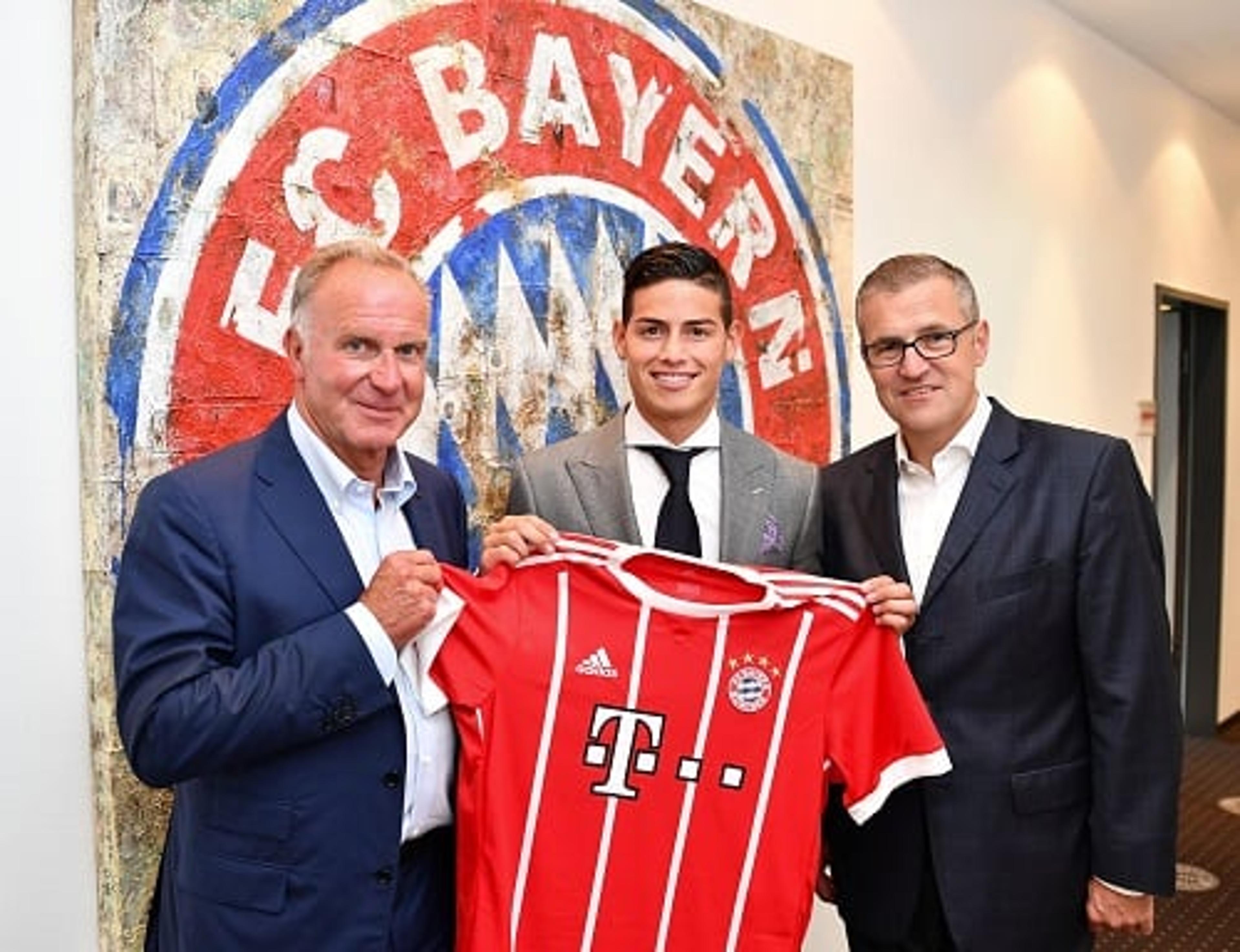 James é apresentado no Bayern e não vê retrocesso na carreira