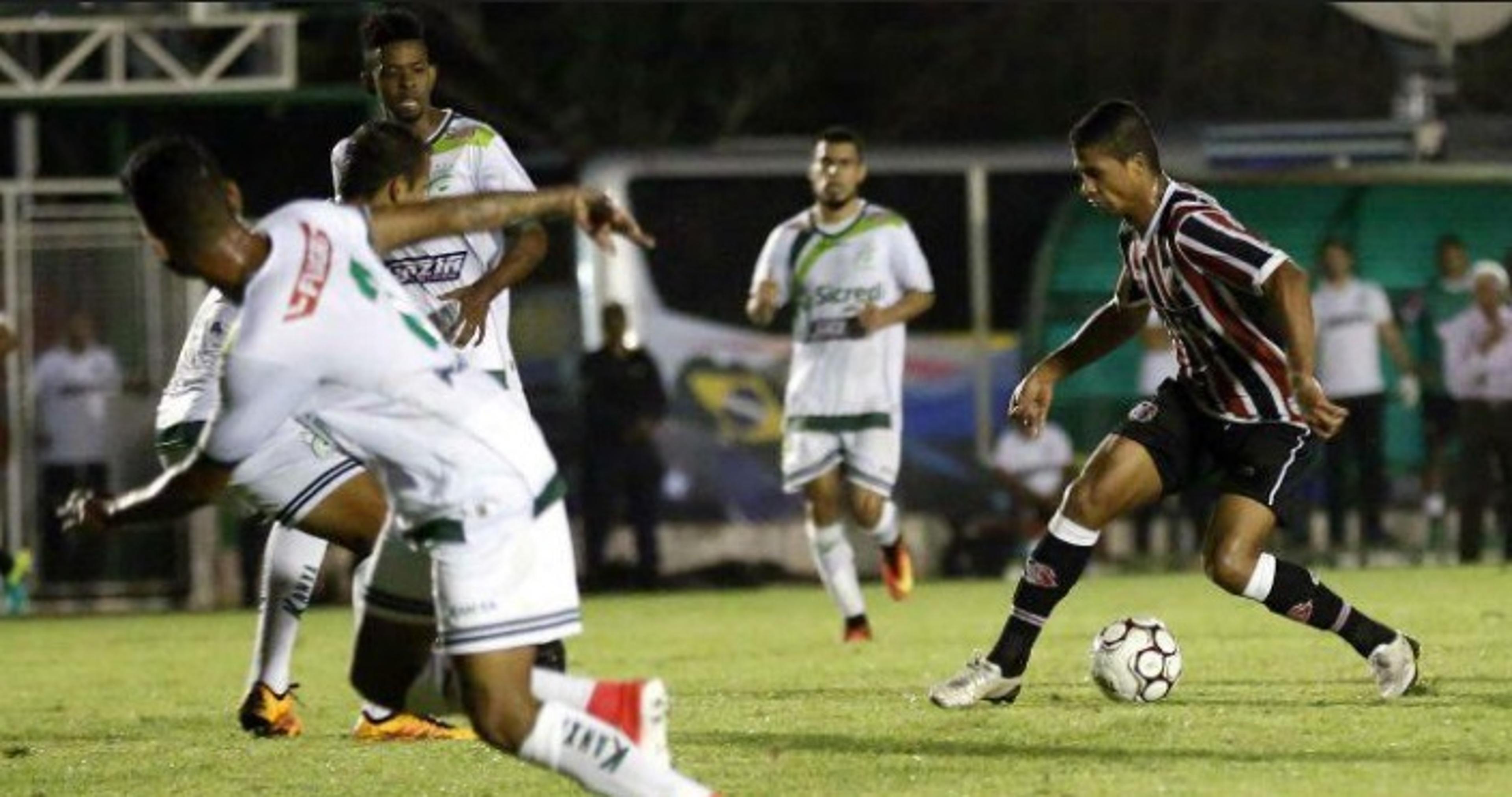 Mesmo pressionando, Santa Cruz só empata com a Luverdense no Arruda