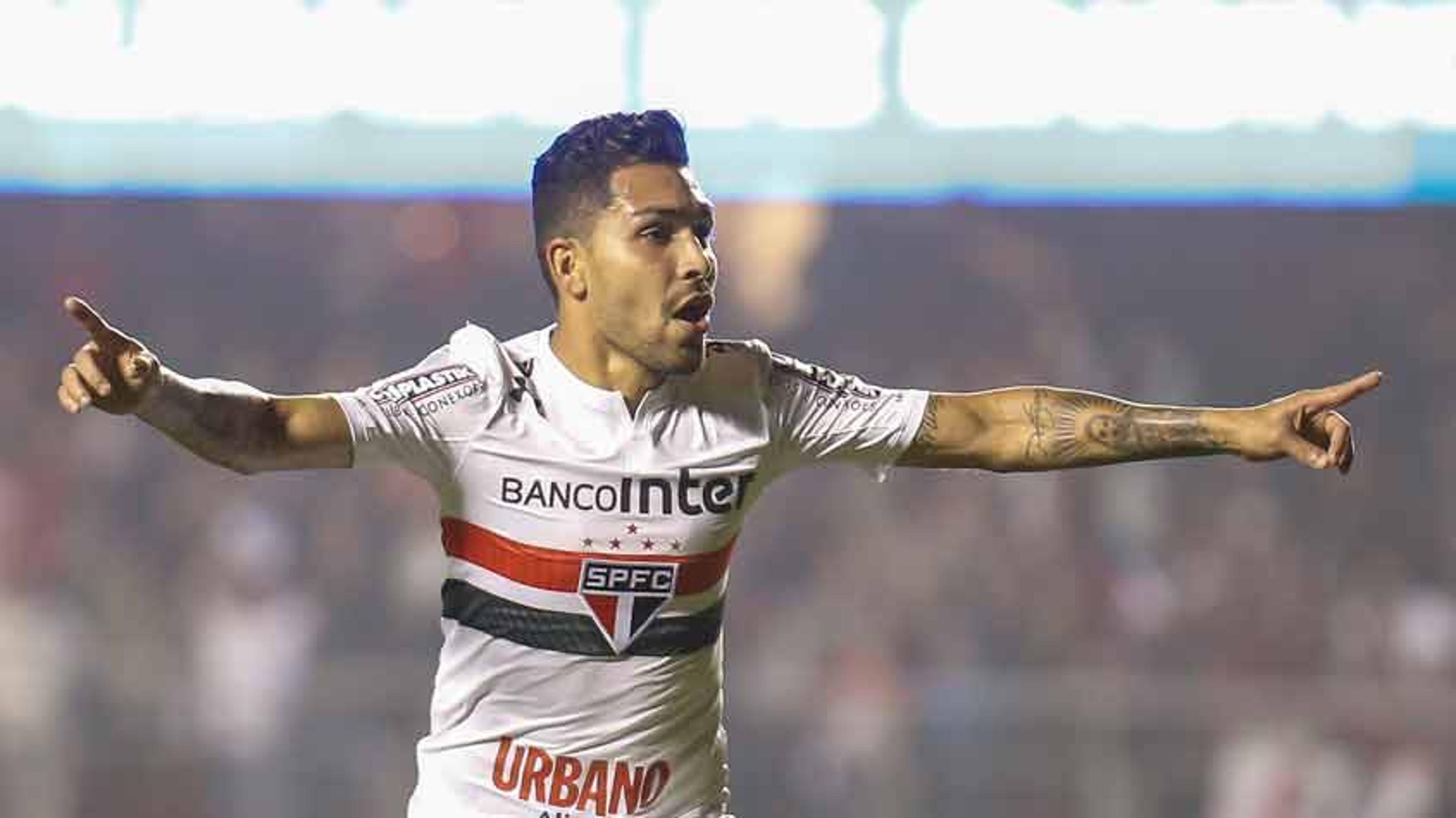 Incomodado, Petros valoriza torcida e critica gol sofrido pelo São Paulo