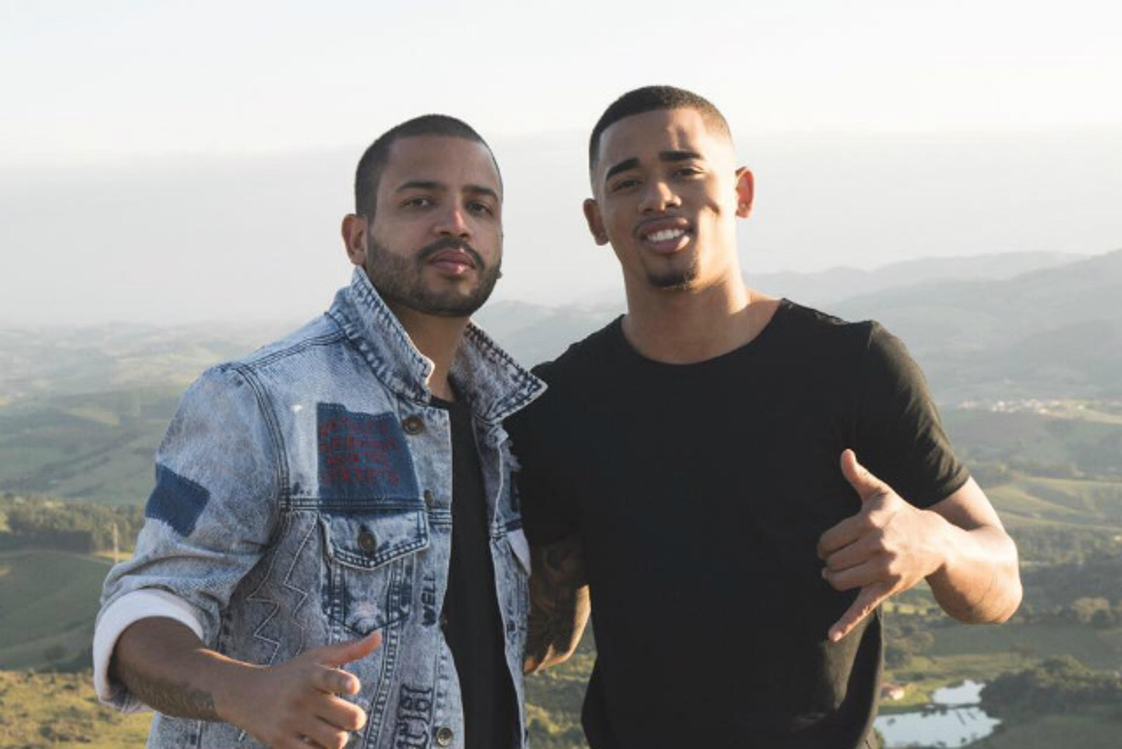 Gabriel Jesus participa de clipe musical de Projota e Anavitória