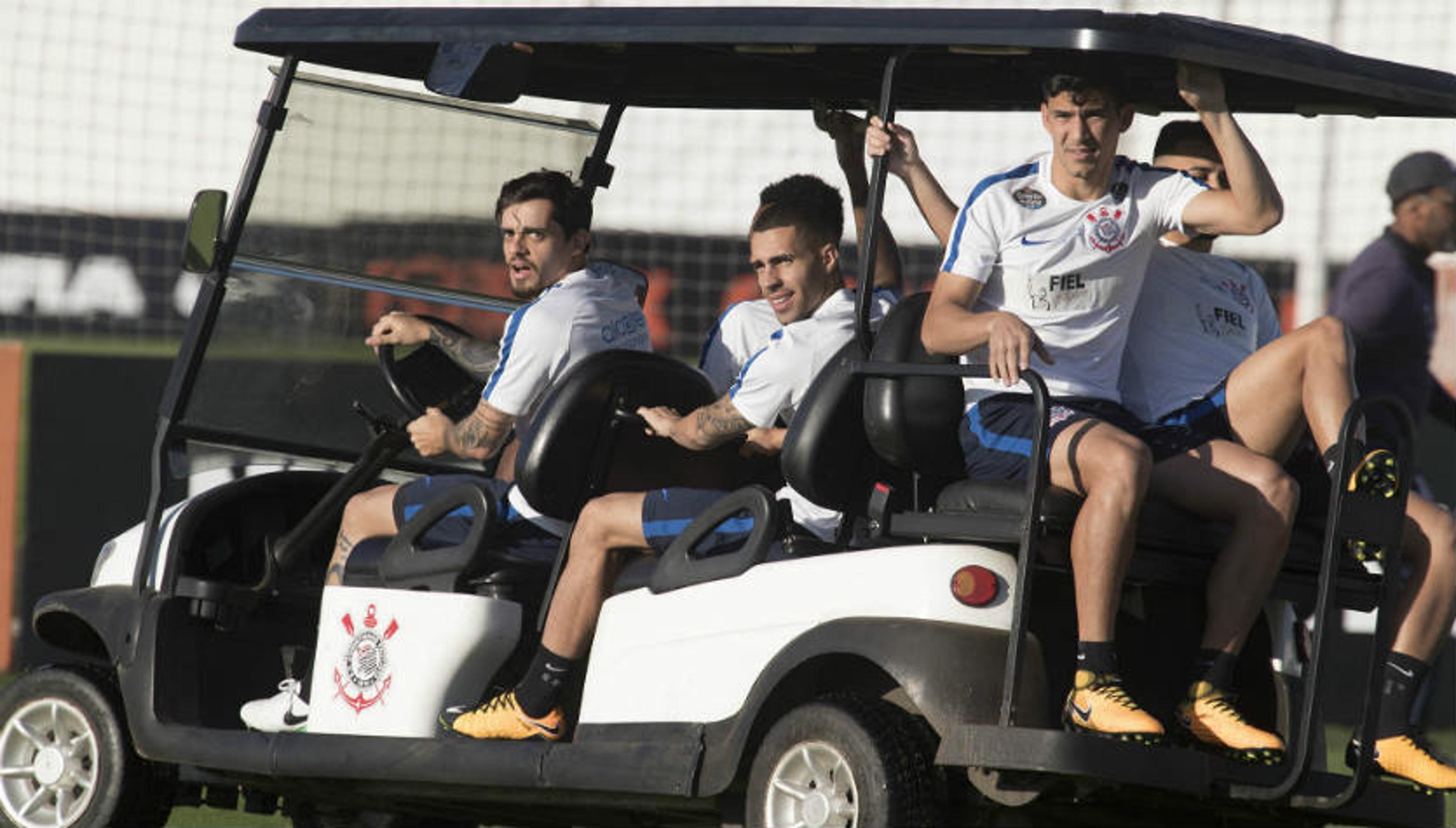 Com três desfalques, Carille define Corinthians para pegar o Atlético-PR