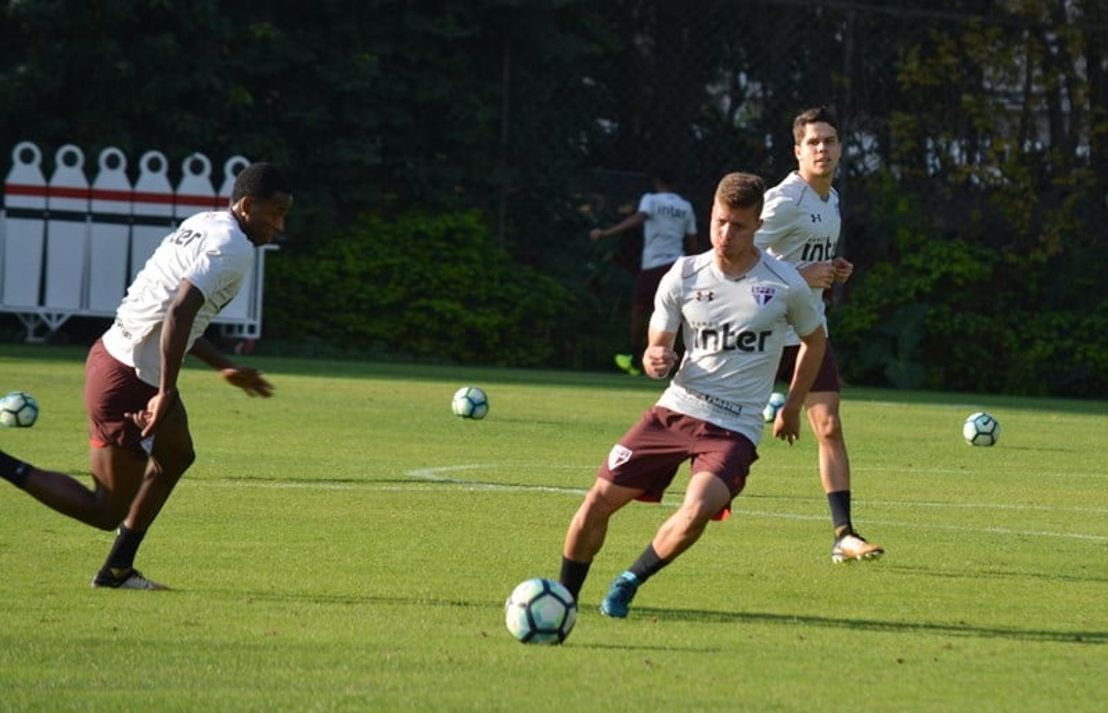 Lucas Fernandes e Marcinho treinam para substituir Nem no São Paulo