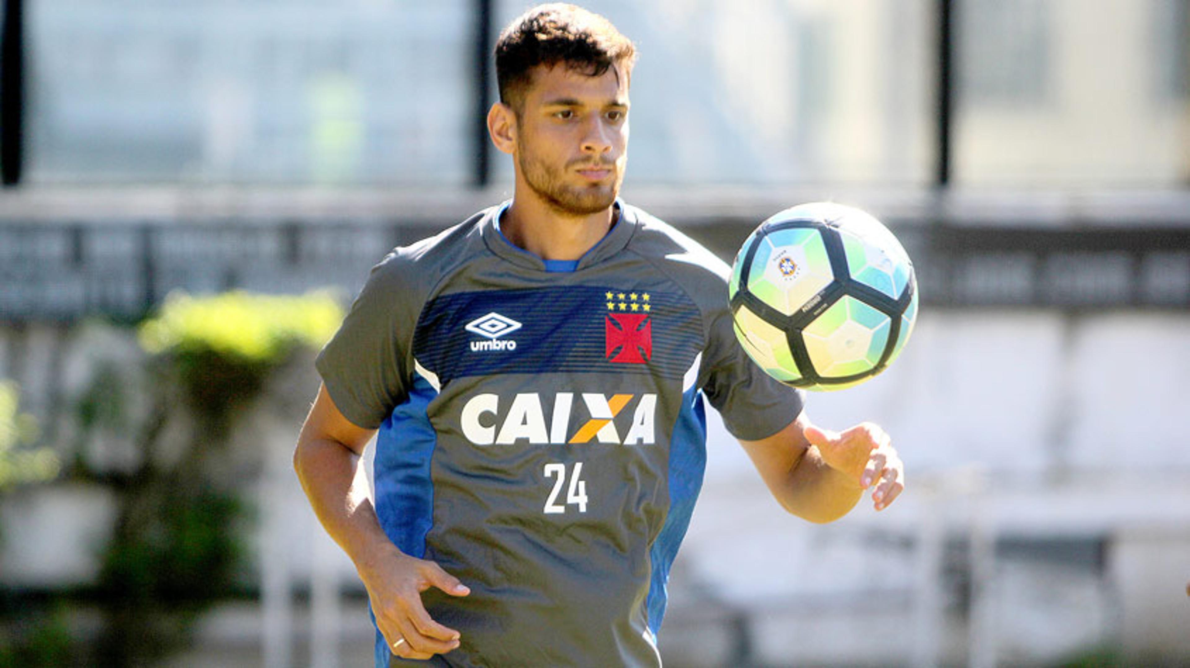 Sem espaço, Vasco empresta Guilherme Costa para o Vitória