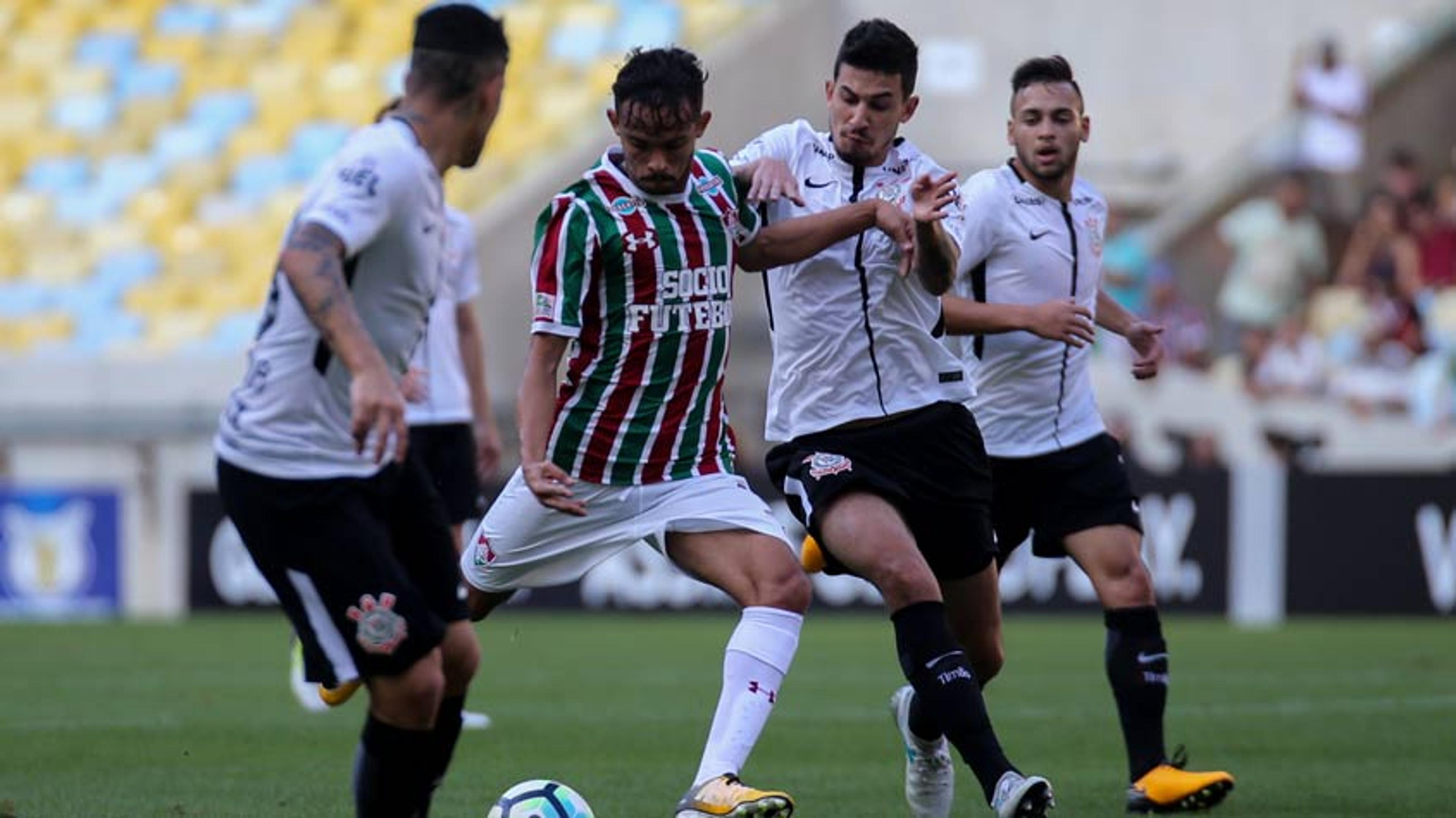 Corinthians x Fluminense: prováveis times, onde ver, desfalques e palpites