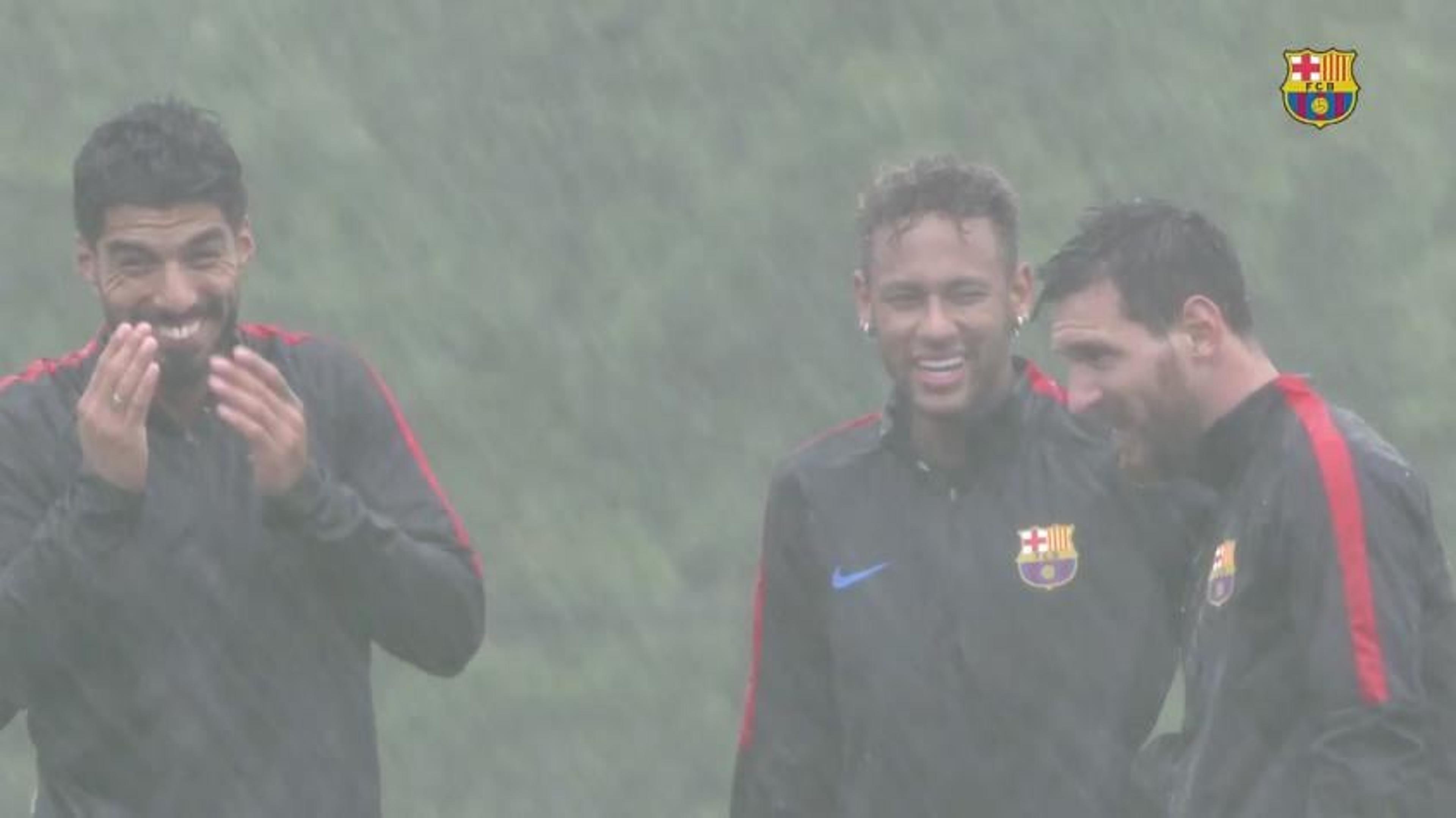 Barça divulga imagens de treino e Neymar aparece sorrindo com Messi e Suárez; assista