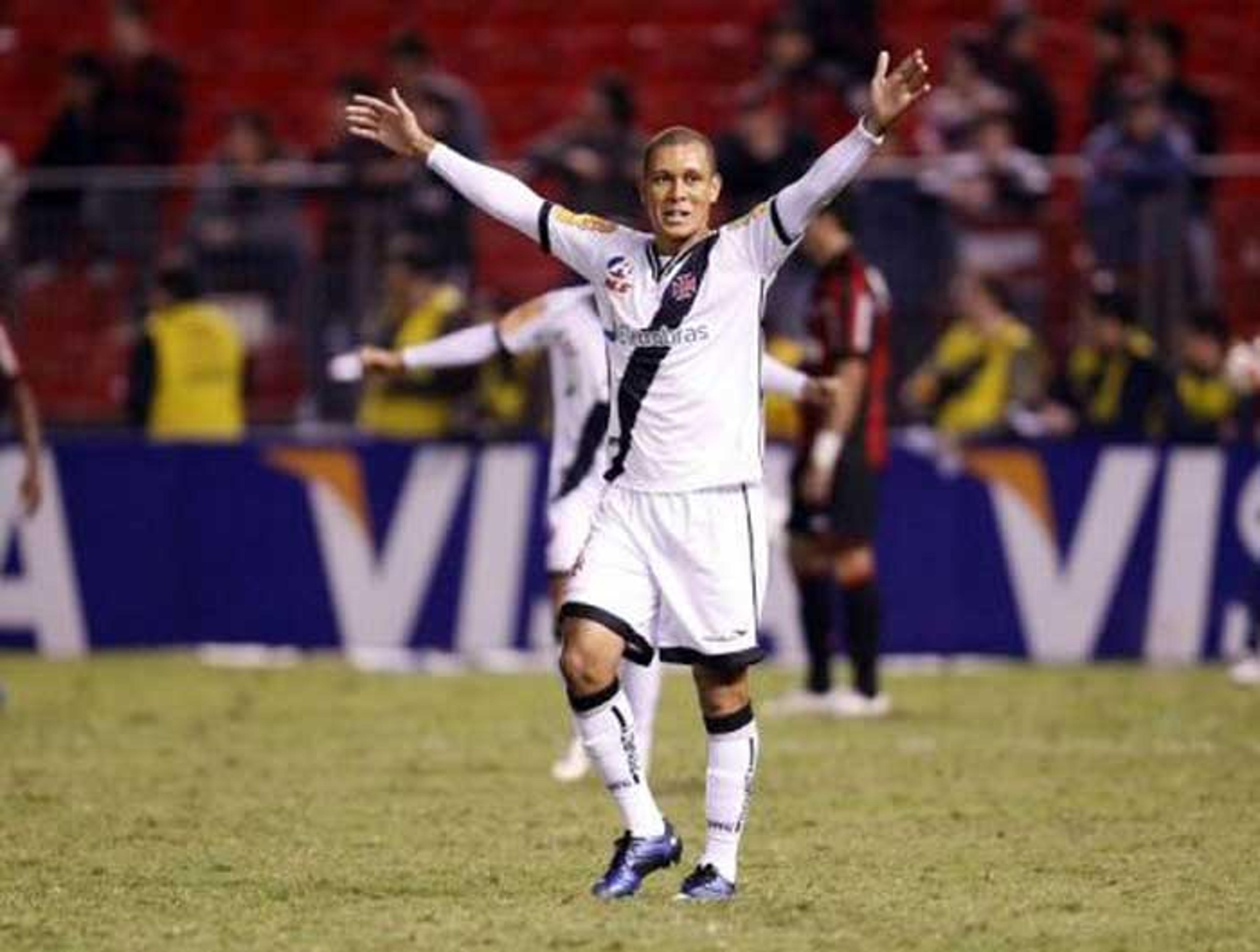 Ex-volante de Grêmio, São Paulo e Vasco acerta com Lajeadense e inicia carreira de treinador