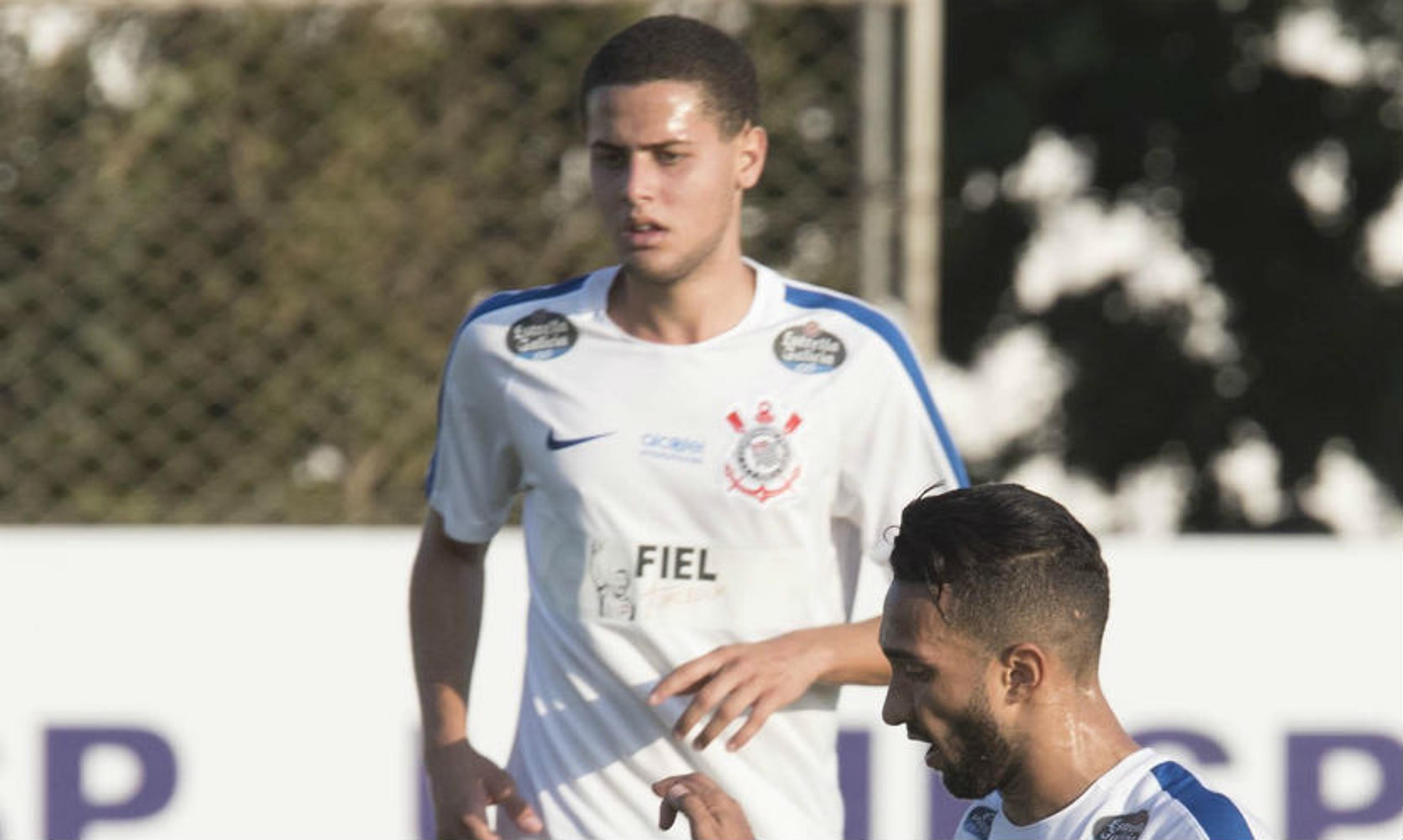 Olho neles! Base ‘invade’ treino após classificação do Corinthians. Conheça