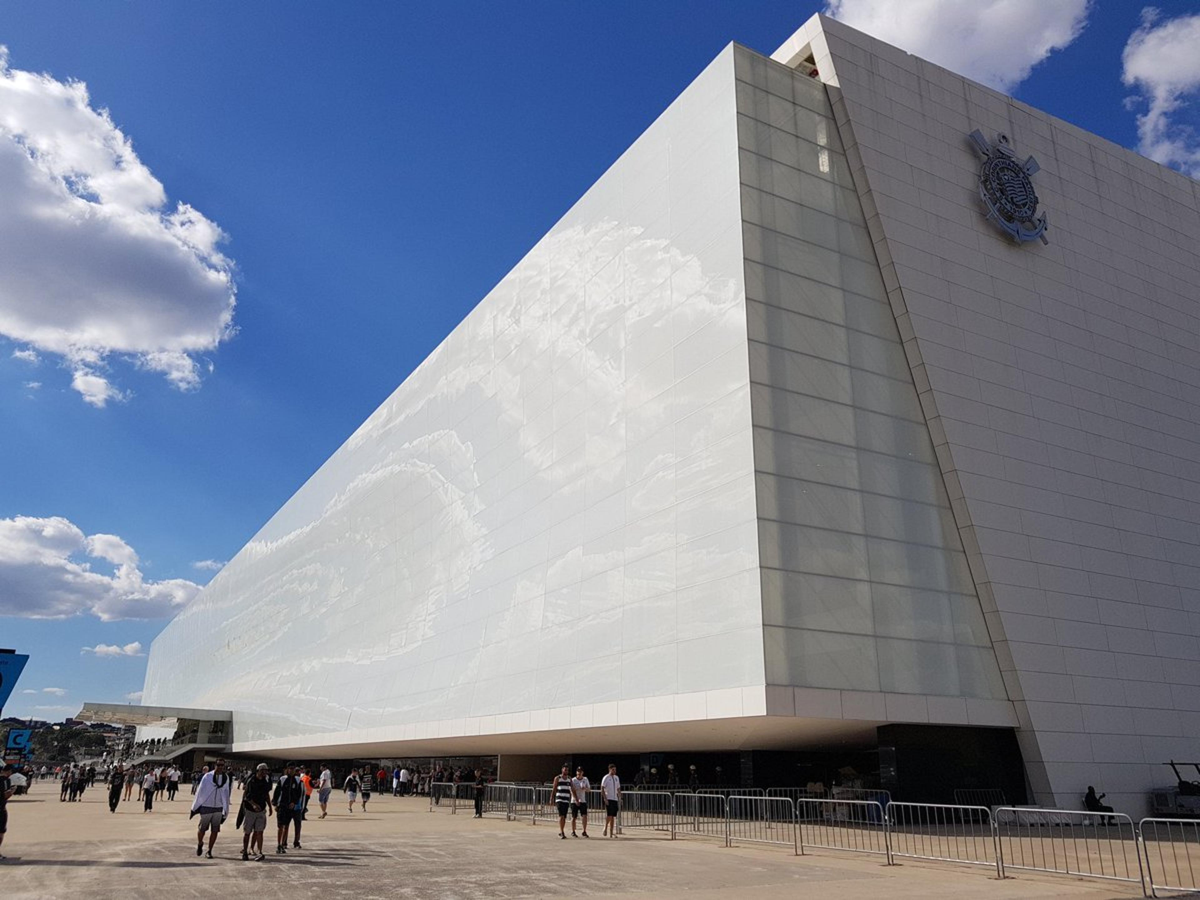 Fiscalização, obras exigidas e dívida maior: Arena Corinthians em debate