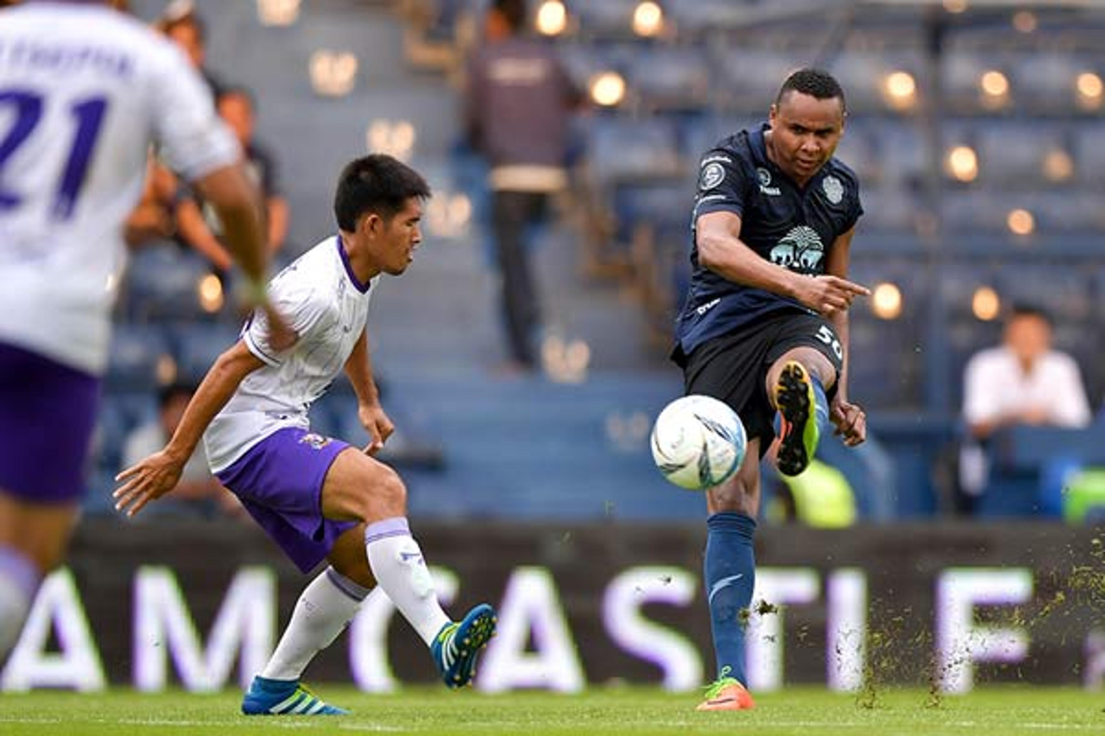 Brasileiros brilham em goleada do Buriram United na FA Cup