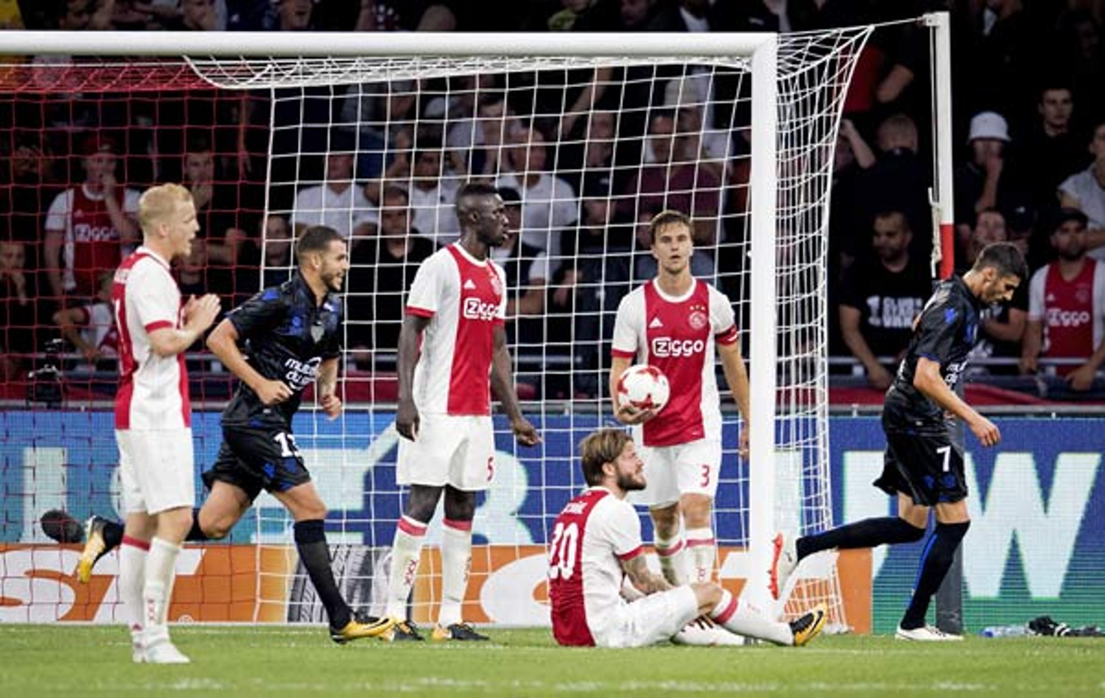 Nice empata em Amsterdã e elimina Ajax da Liga dos Campeões