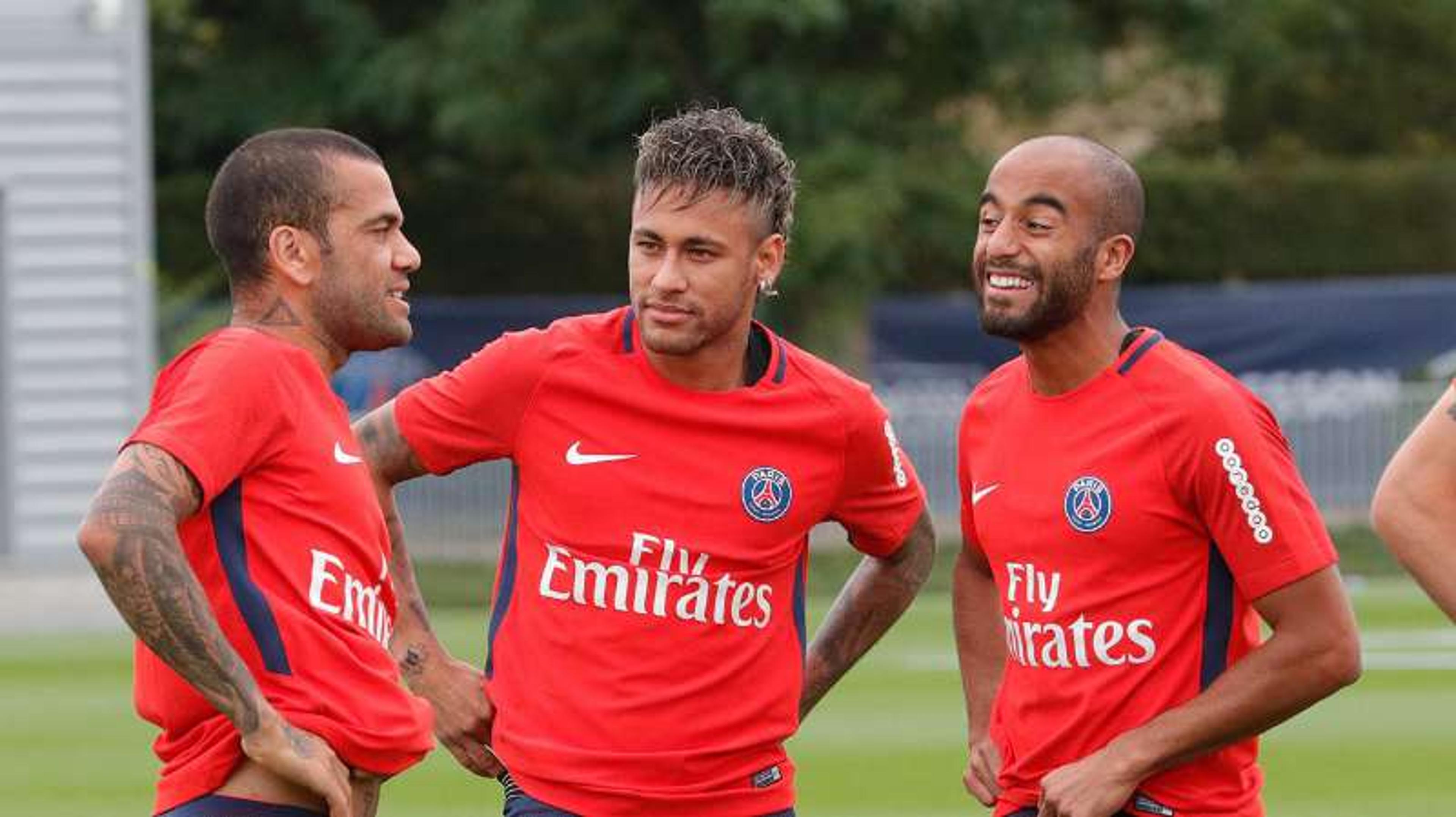 Neymar treina no PSG e já mostra entrosamento com brasileiros