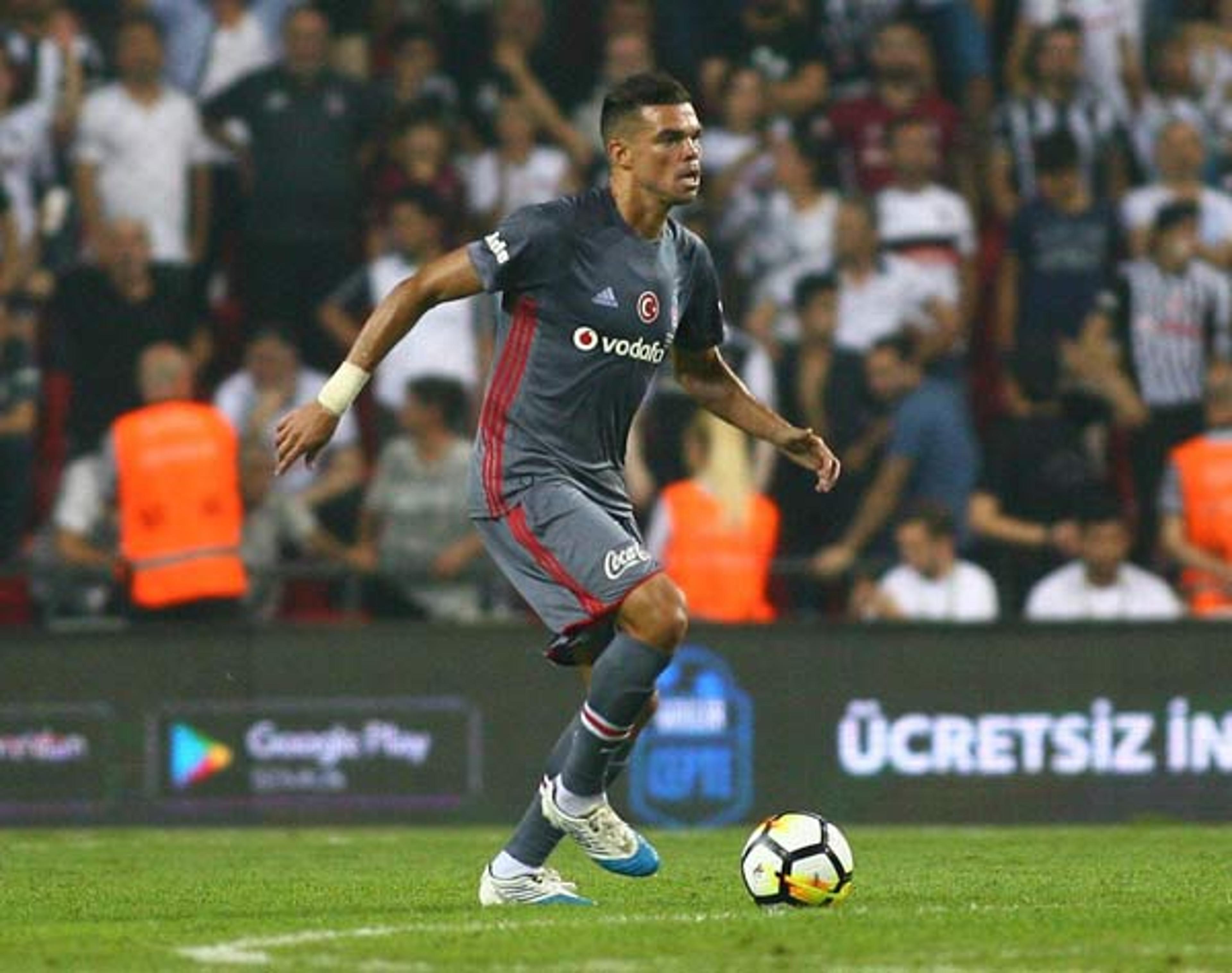 Com pênalti de Pepe no fim, Besiktas perde a Supercopa da Turquia