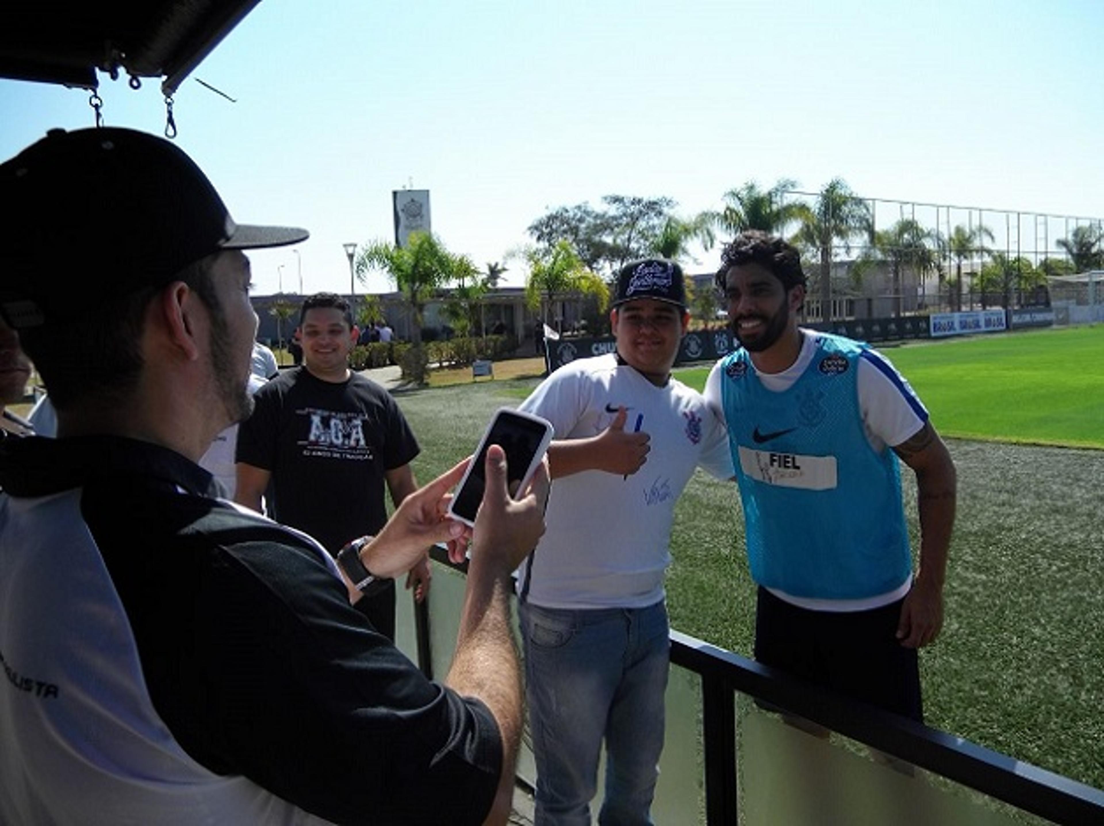 Corinthians tem Vilson de volta aos trabalhos com bola após cinco meses