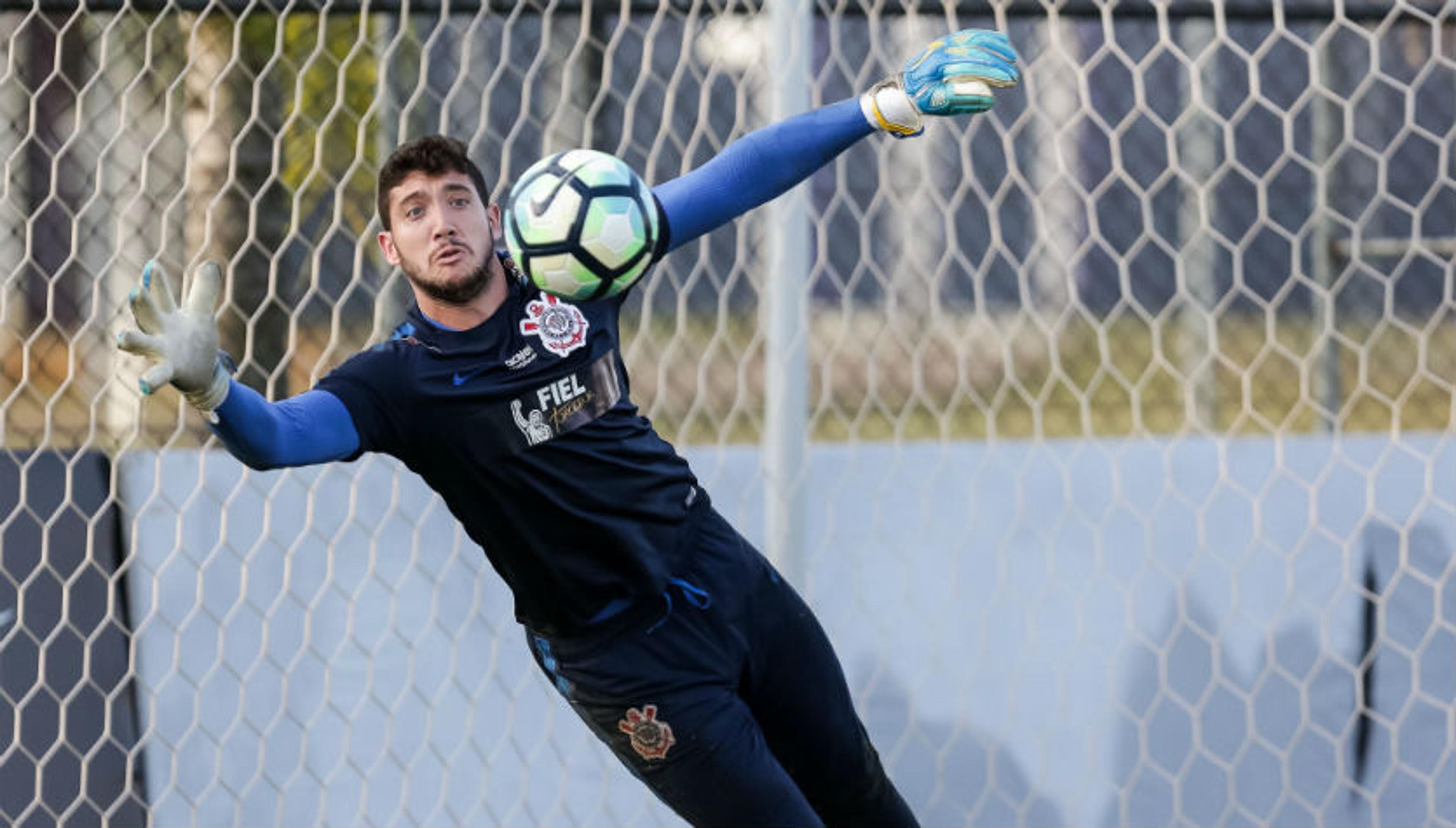 Goleiro do Corinthians é assaltado após derrota para o São Bento