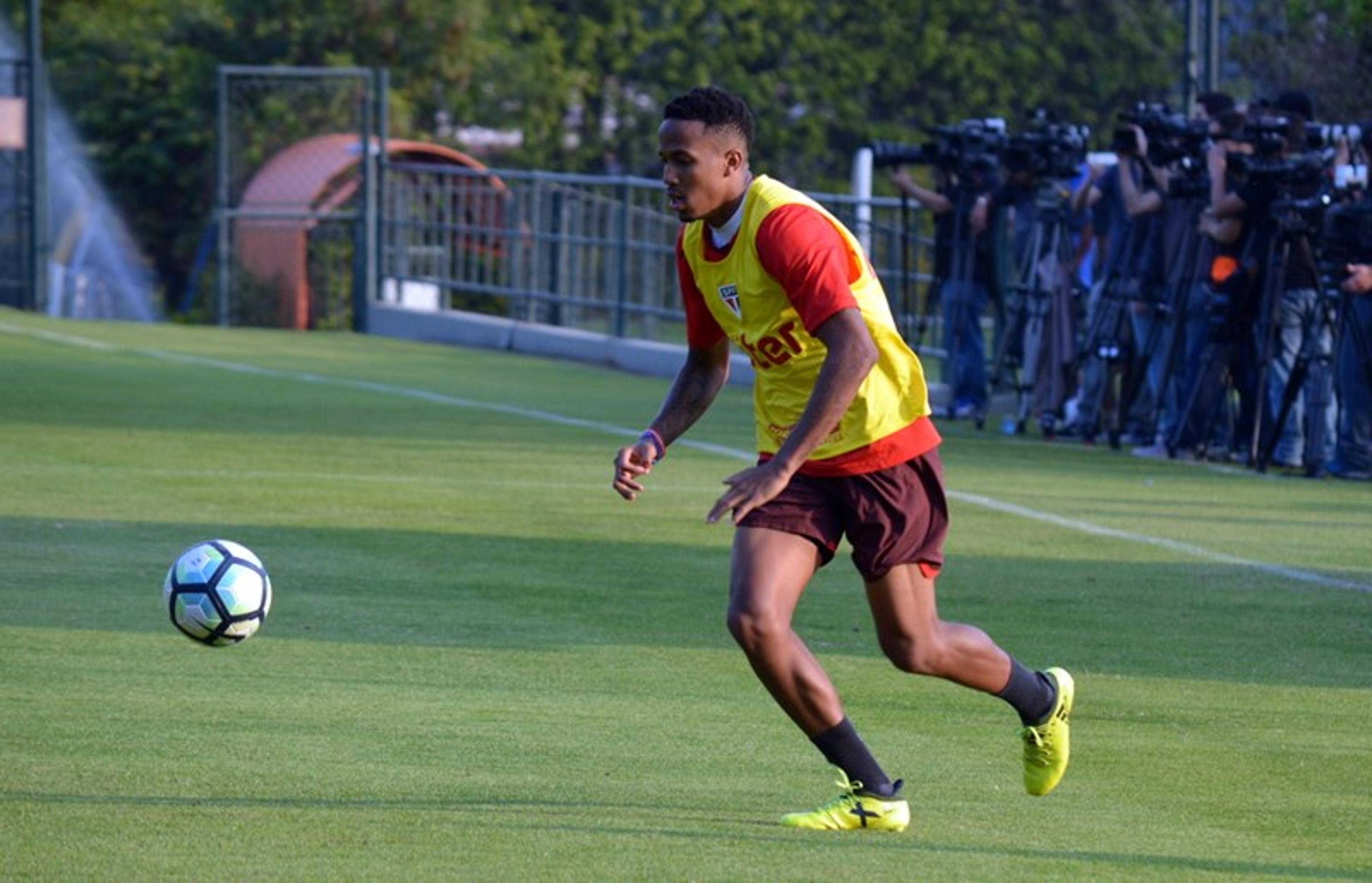 Petros e Militão não treinam, mas estão confirmados no jogo de quarta