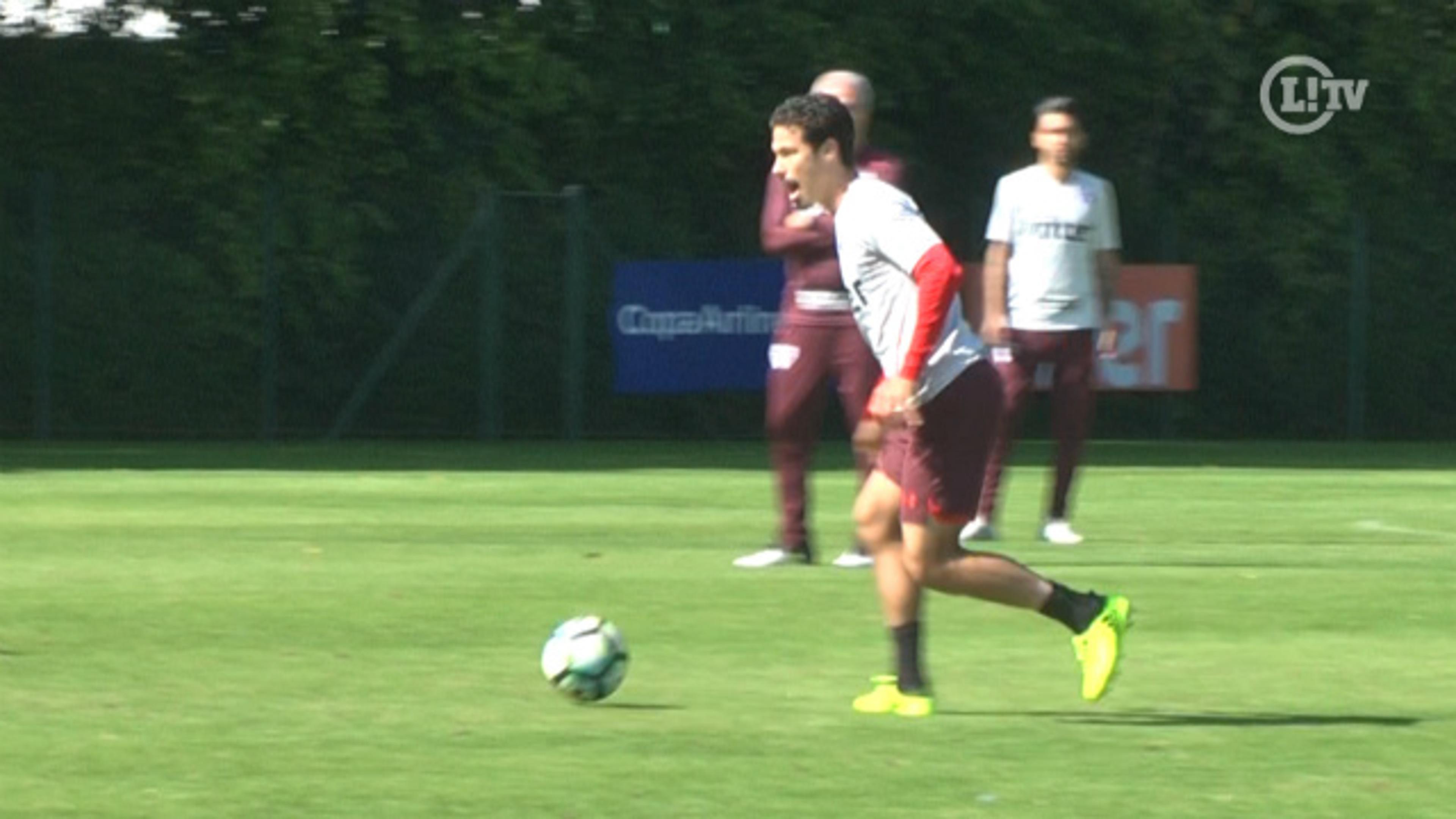 VÍDEO: Calibrados! Hernanes e Jucilei acertam belos chutes em treino do São Paulo