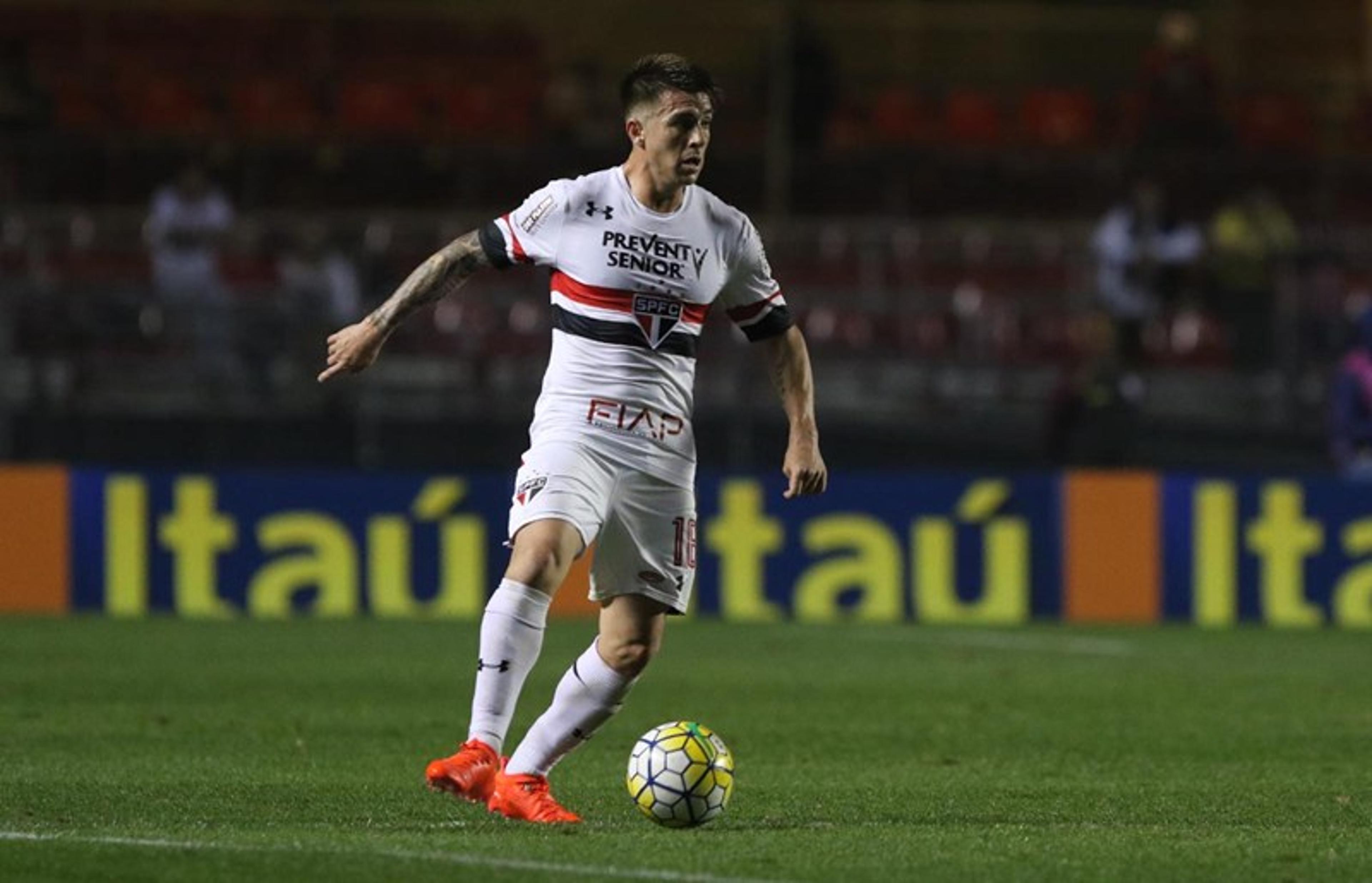 Titular após um mês, Buffarini tenta, enfim, participar de gol do São Paulo