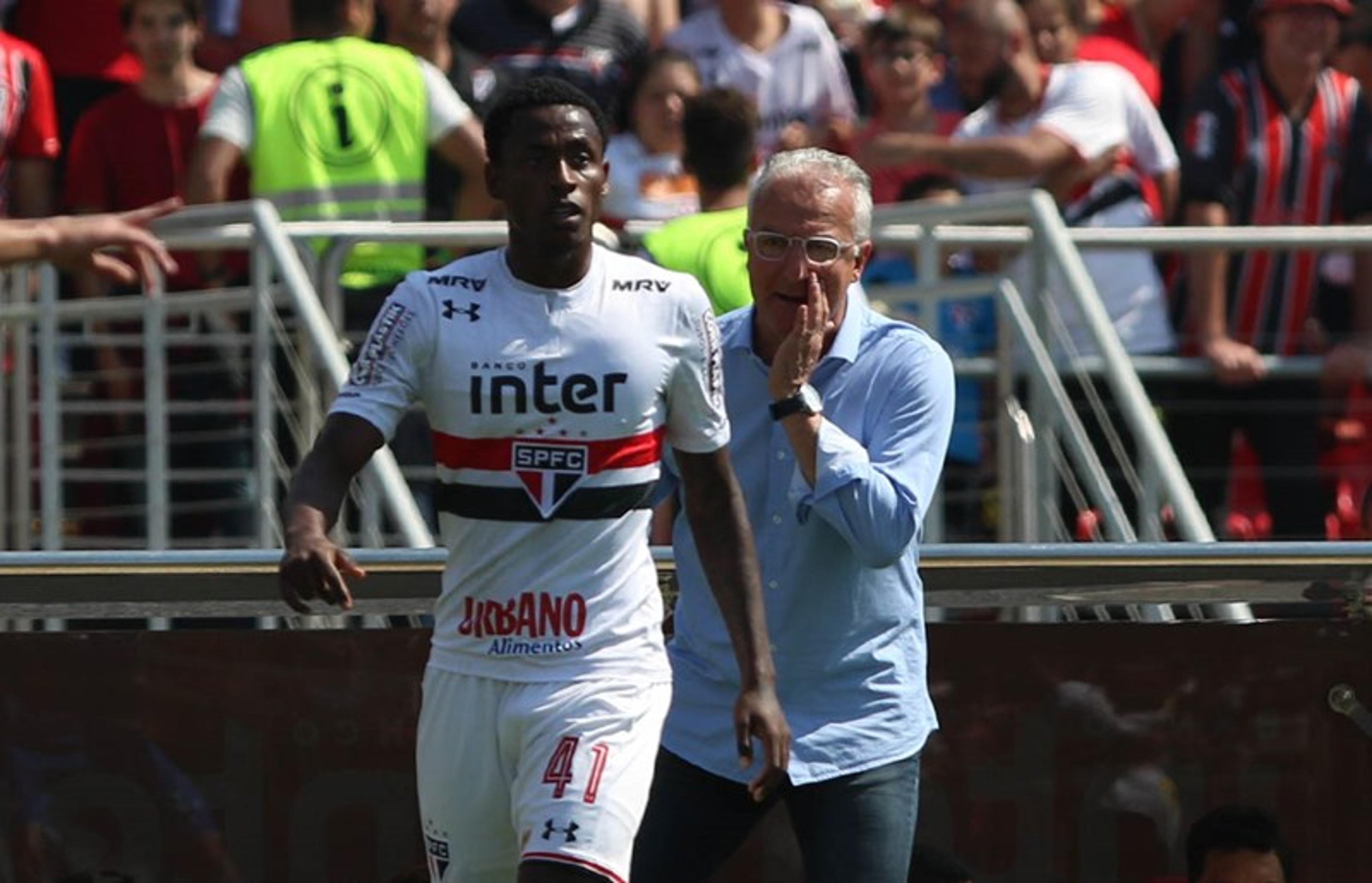 Dorival muda estilo para vencer e celebra espírito de luta do São Paulo