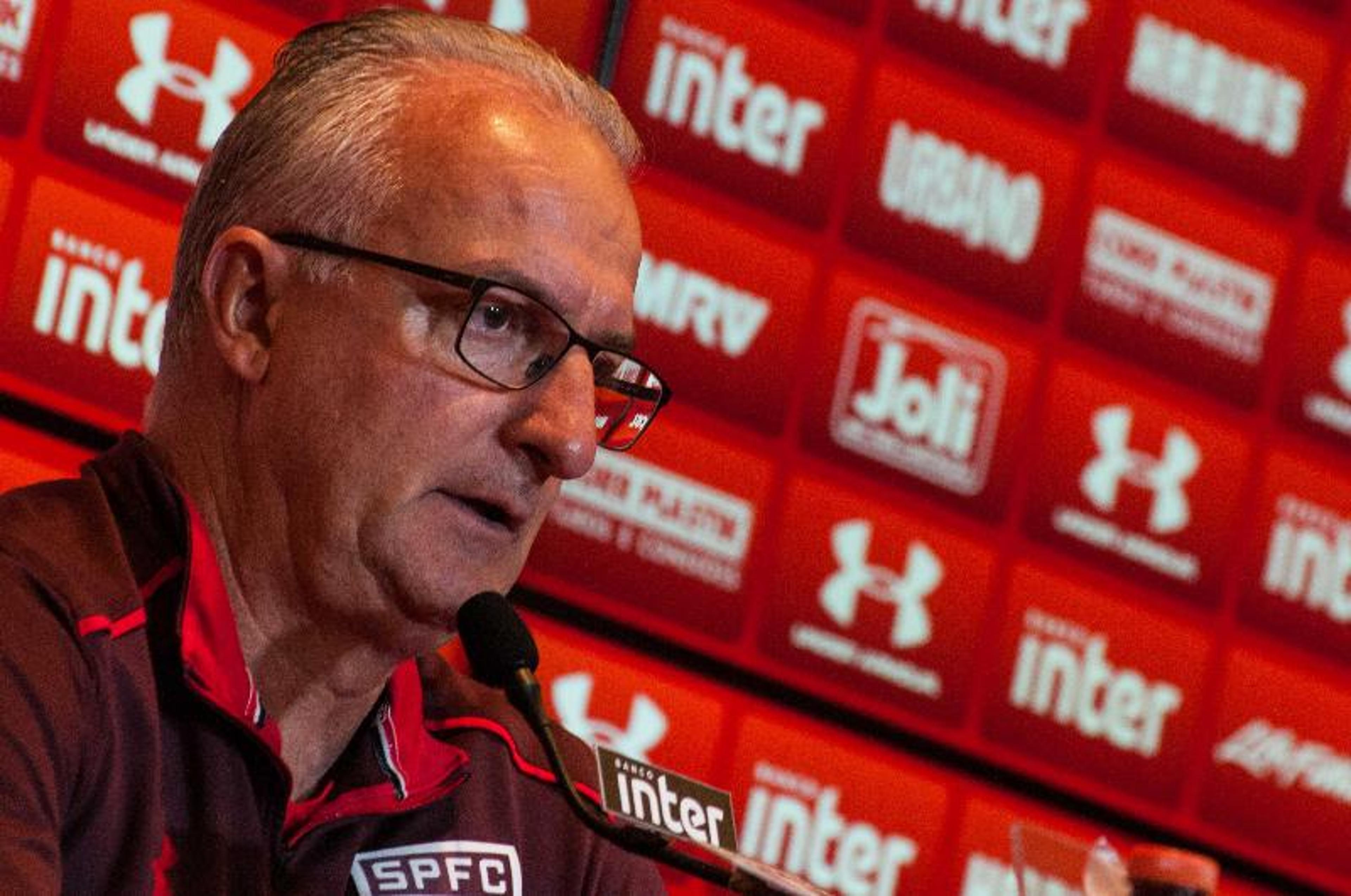 Kaká? Dorival diz que só pensa em evitar rebaixamento, não em reforços