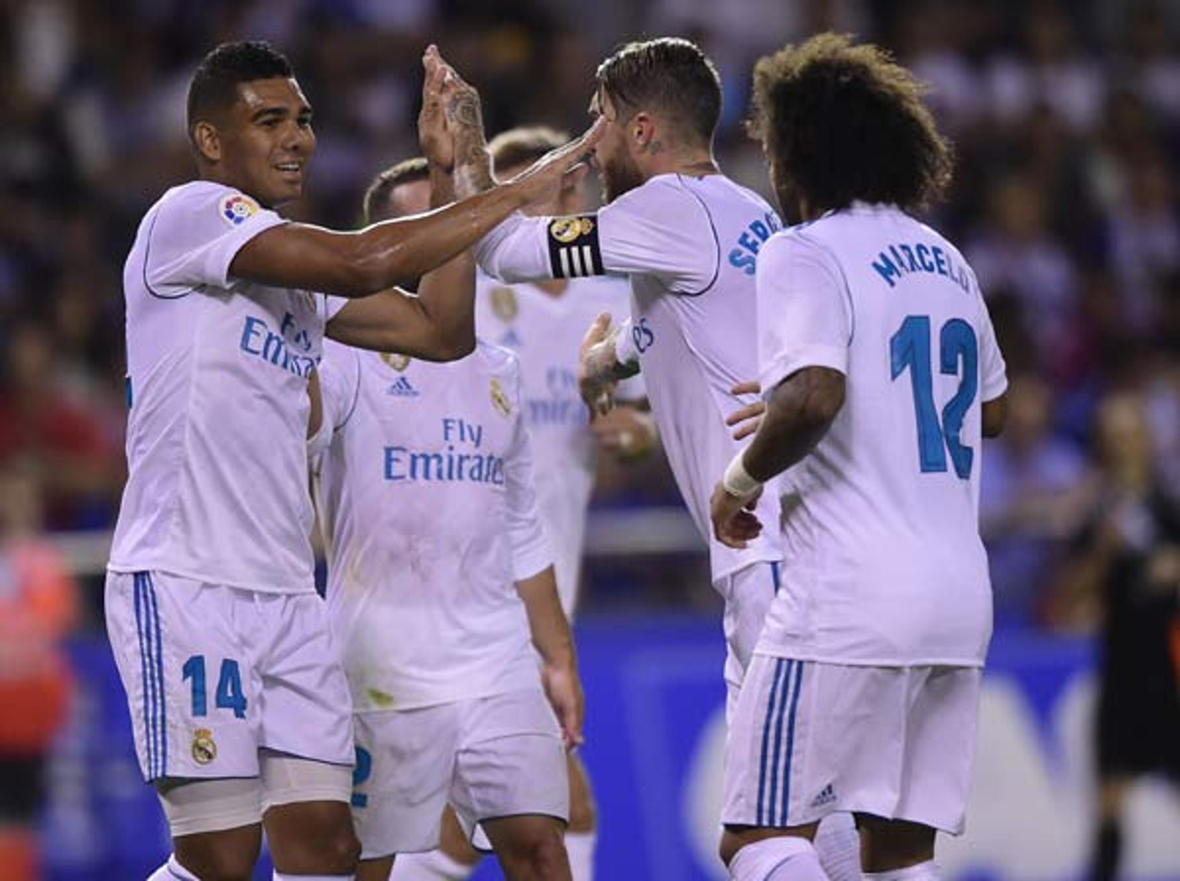 Casemiro marca, e Real Madrid passa pelo Deportivo La Coruña