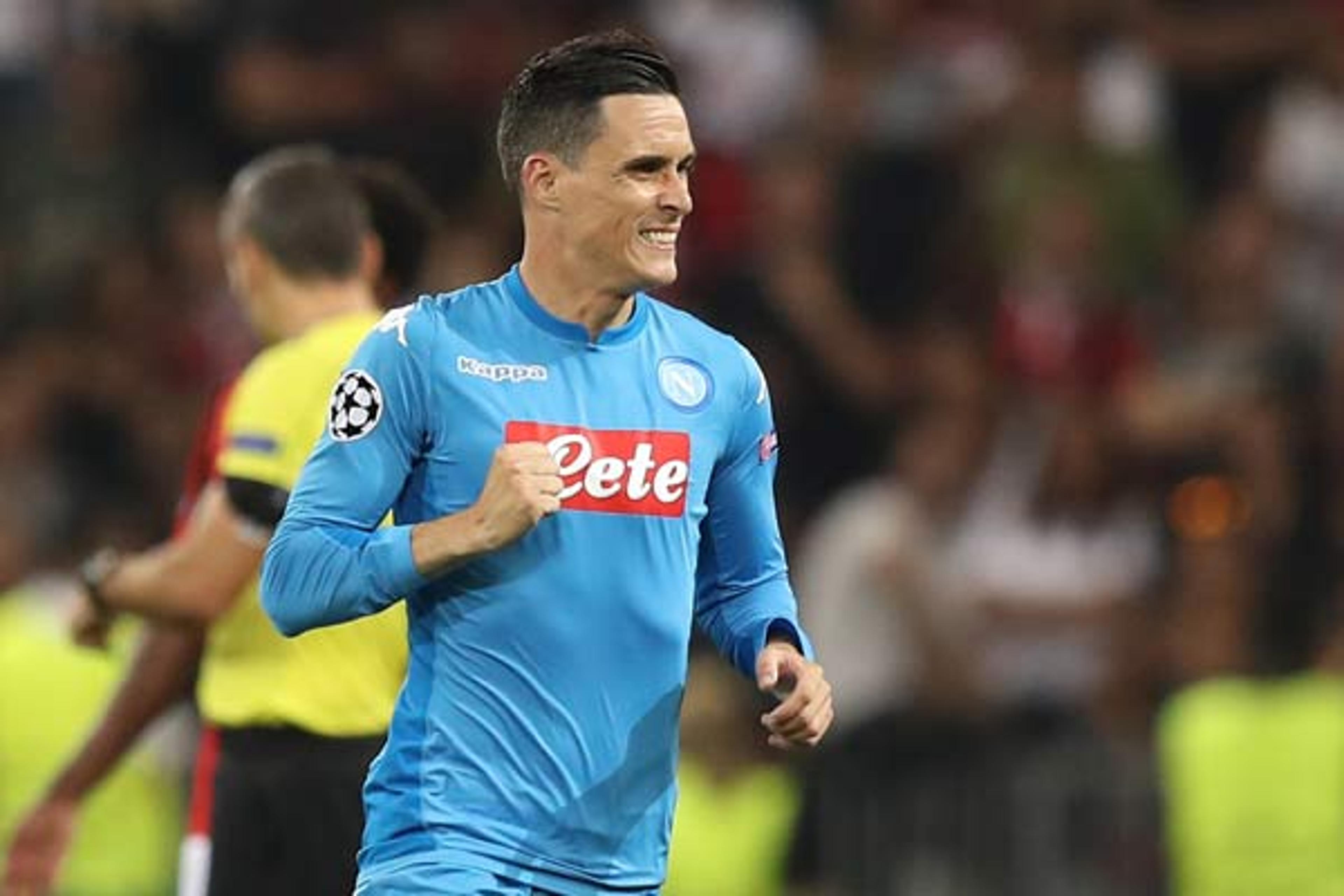 Napoli volta a vencer o Nice e está na fase de grupos da Liga dos Campeões