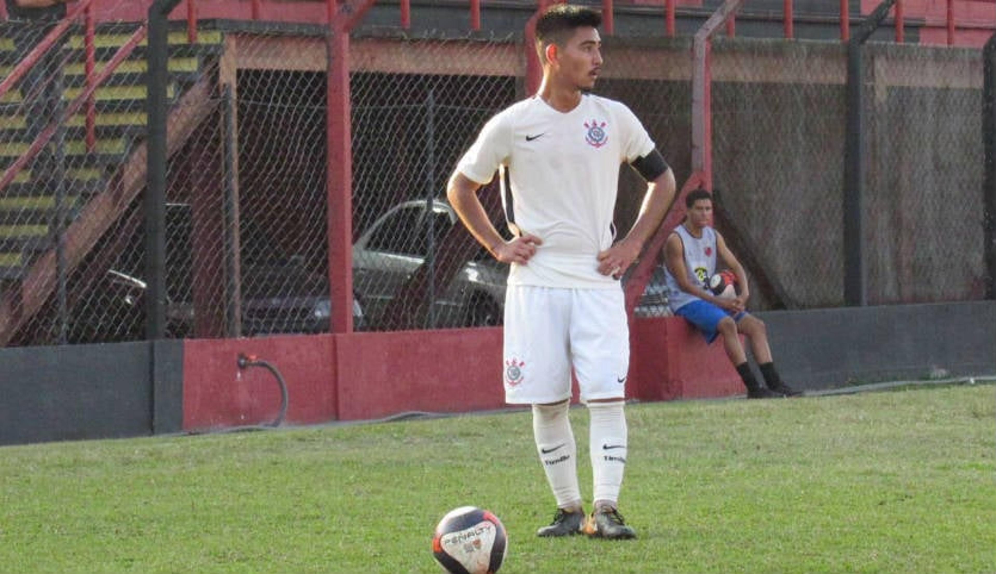 Após gol e assistência, Oya celebra boa fase no sub-20 do Corinthians