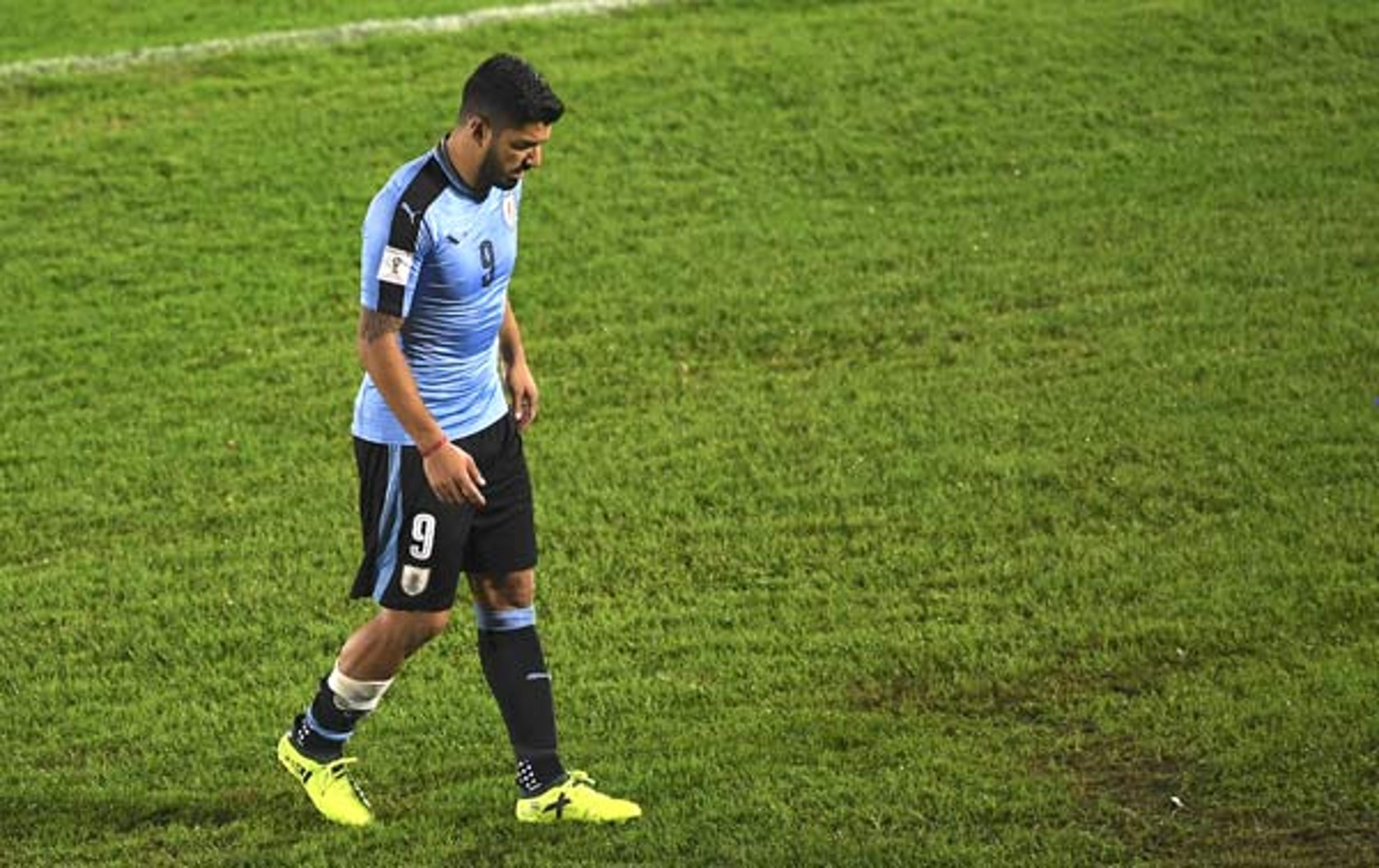 Técnico do Uruguai ‘confirma’ Suárez contra o Paraguai na terça-feira