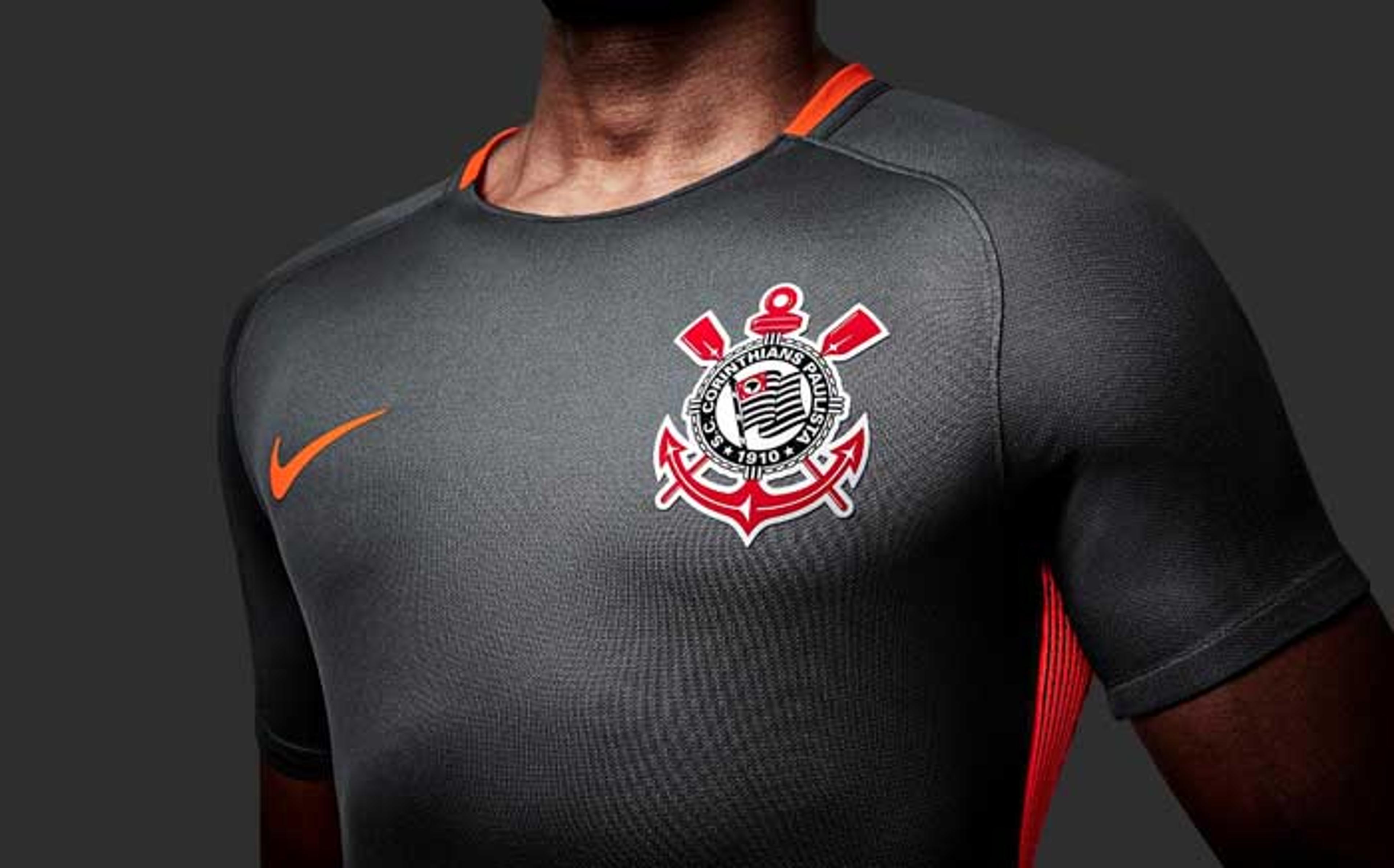 Cinza da cidade e laranja do terrão: Corinthians lança terceiro uniforme