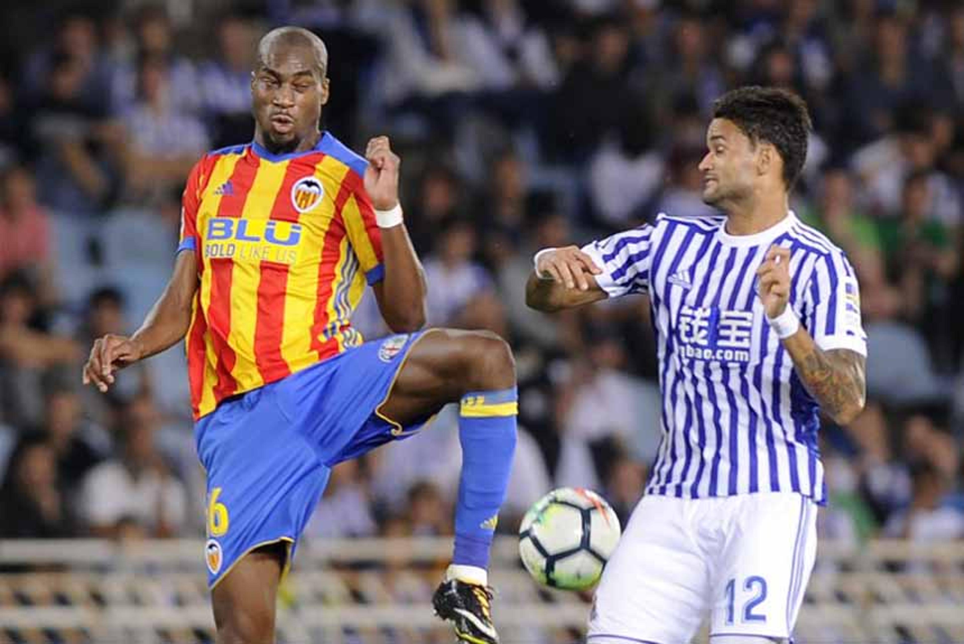 Willian José tem fratura por estresse e vira desfalque na Real Sociedad