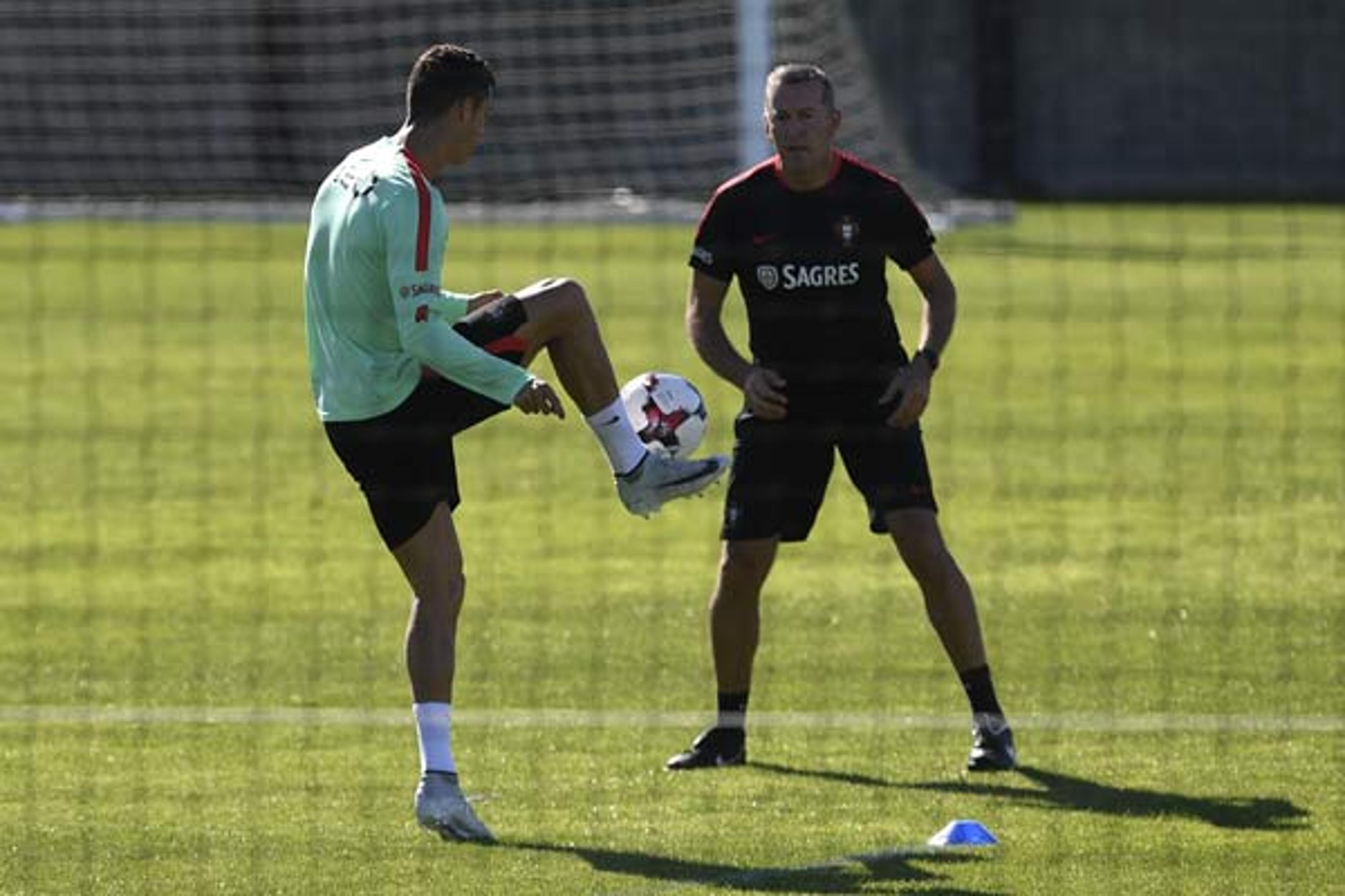 Cristiano Ronaldo treina separado antes de confrontos por Portugal