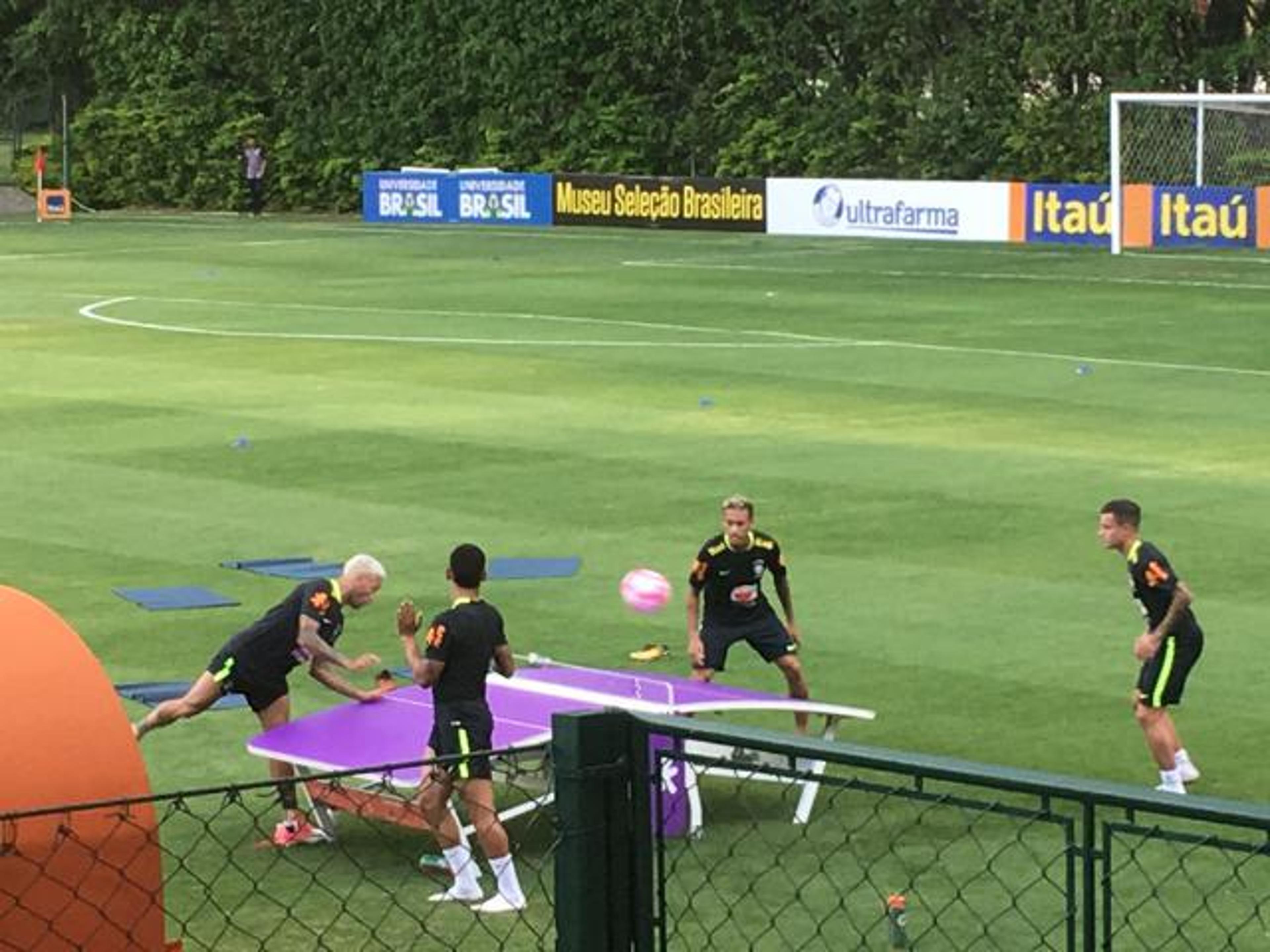 Mesmo cortado, Thiago Silva segue com Seleção, que treina no São Paulo