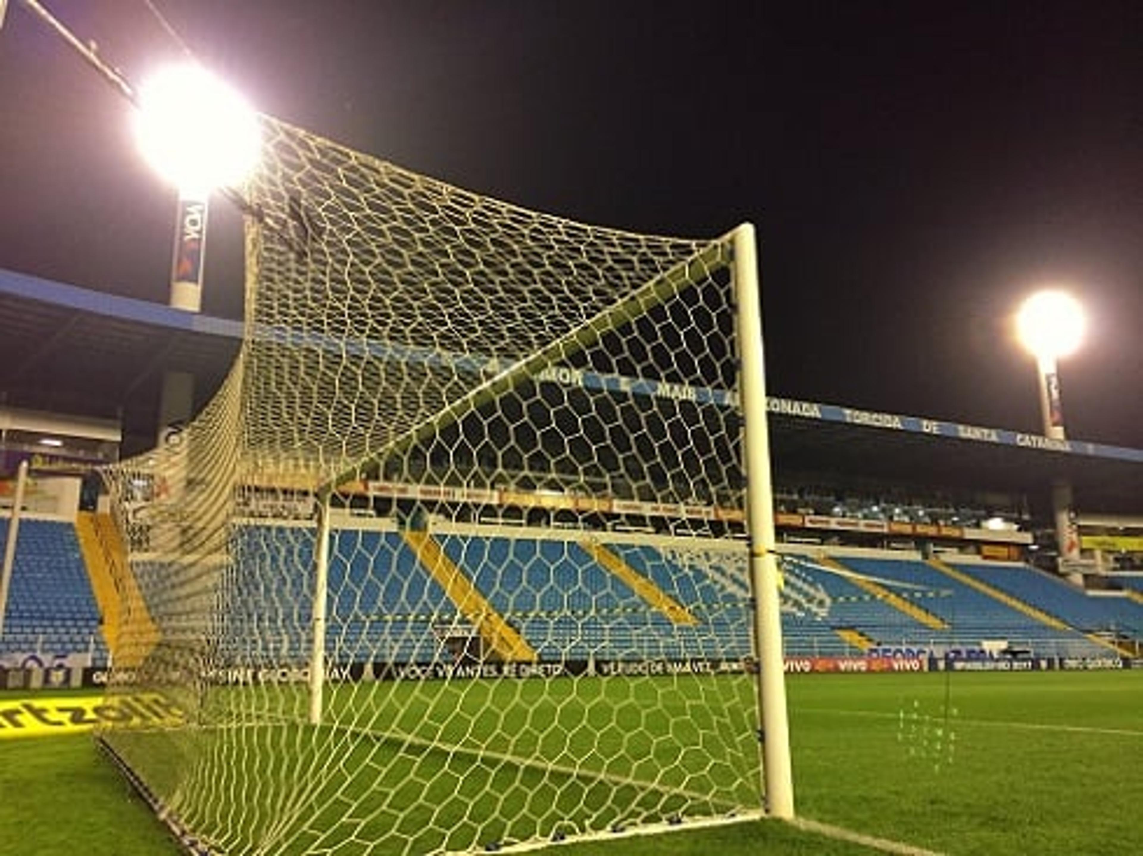 No meio da tabela, Avaí e Brasil de Pelotas se enfrentam na Ressacada