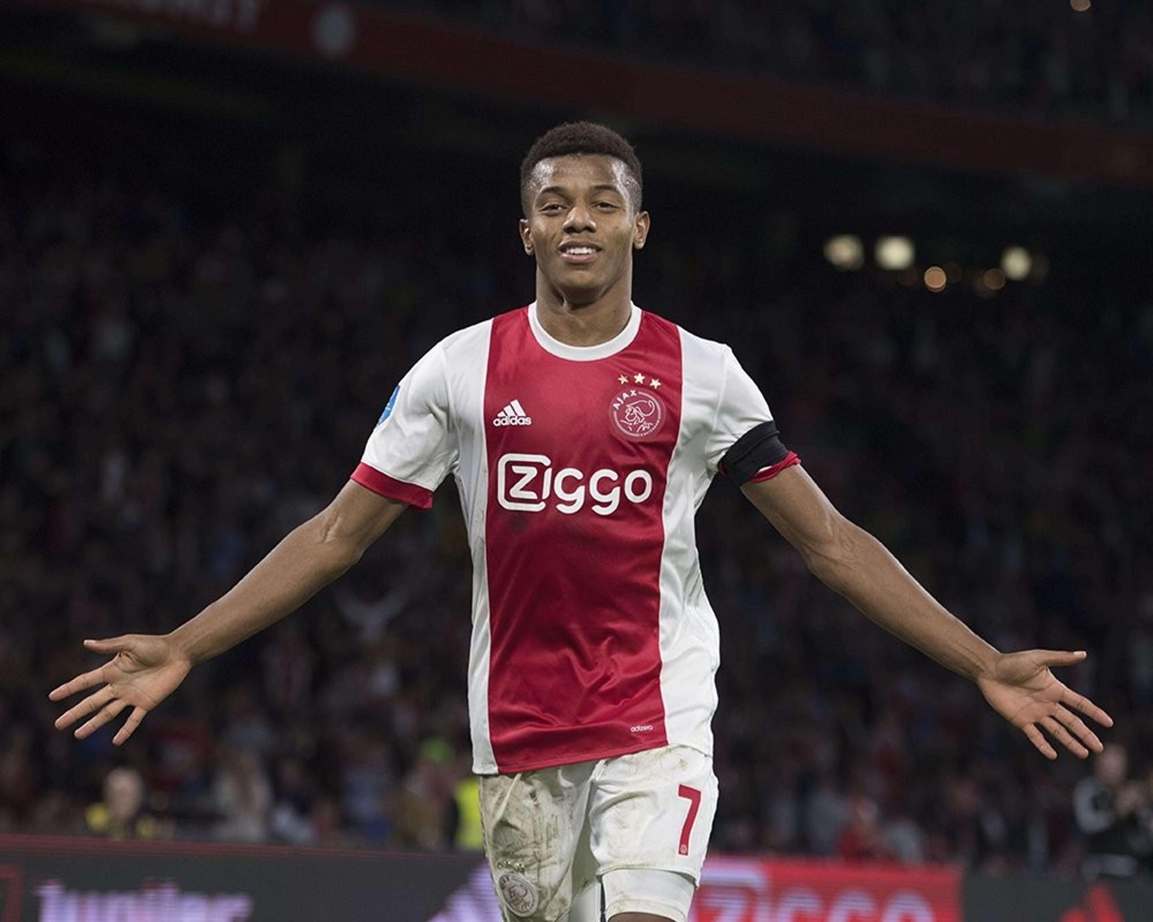 David Neres marca, e Ajax goleia o Sparta no Campeonato Holandês