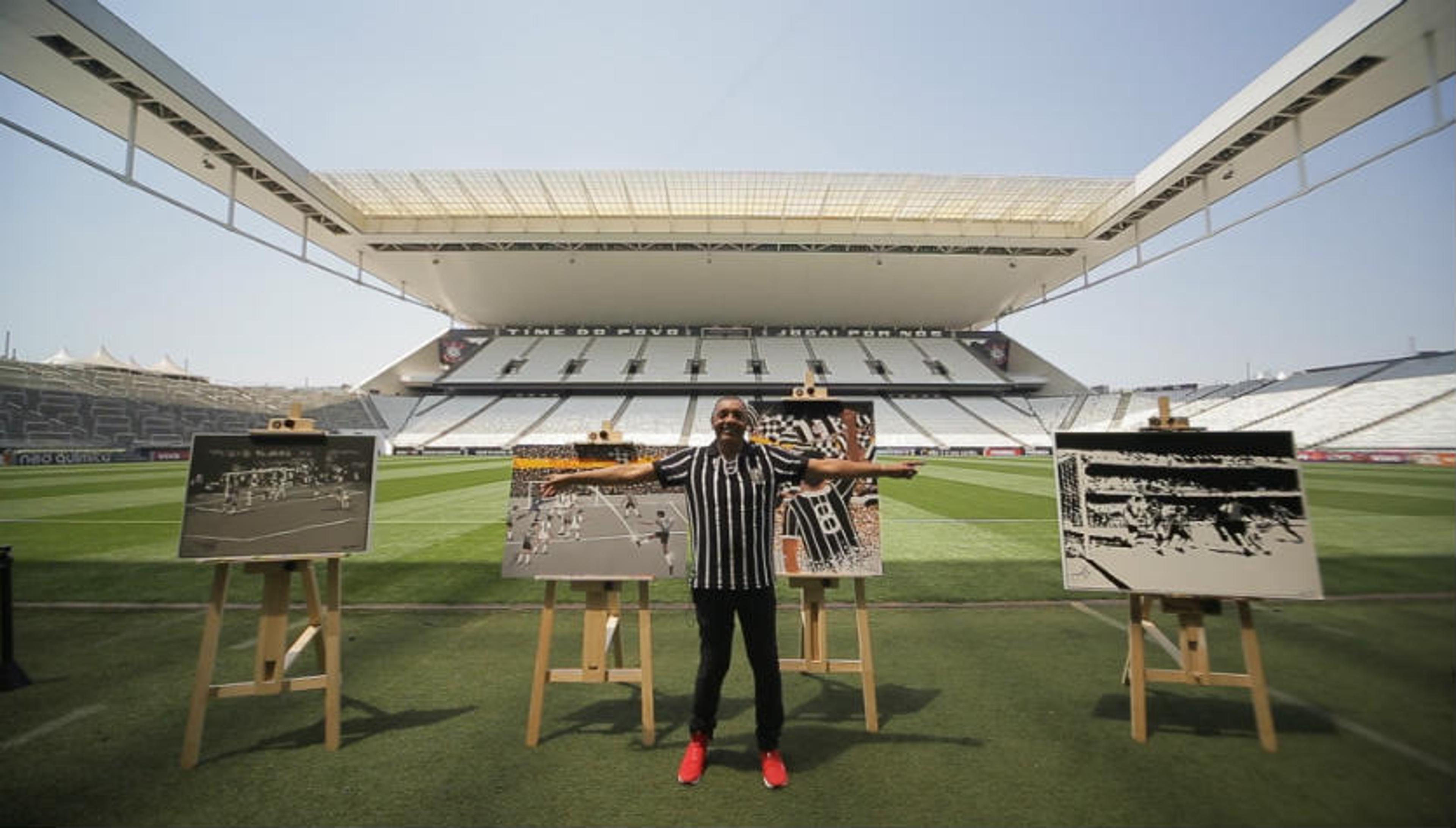 Após 40 anos, gol histórico de Basílio vira até obra de arte para corintianos