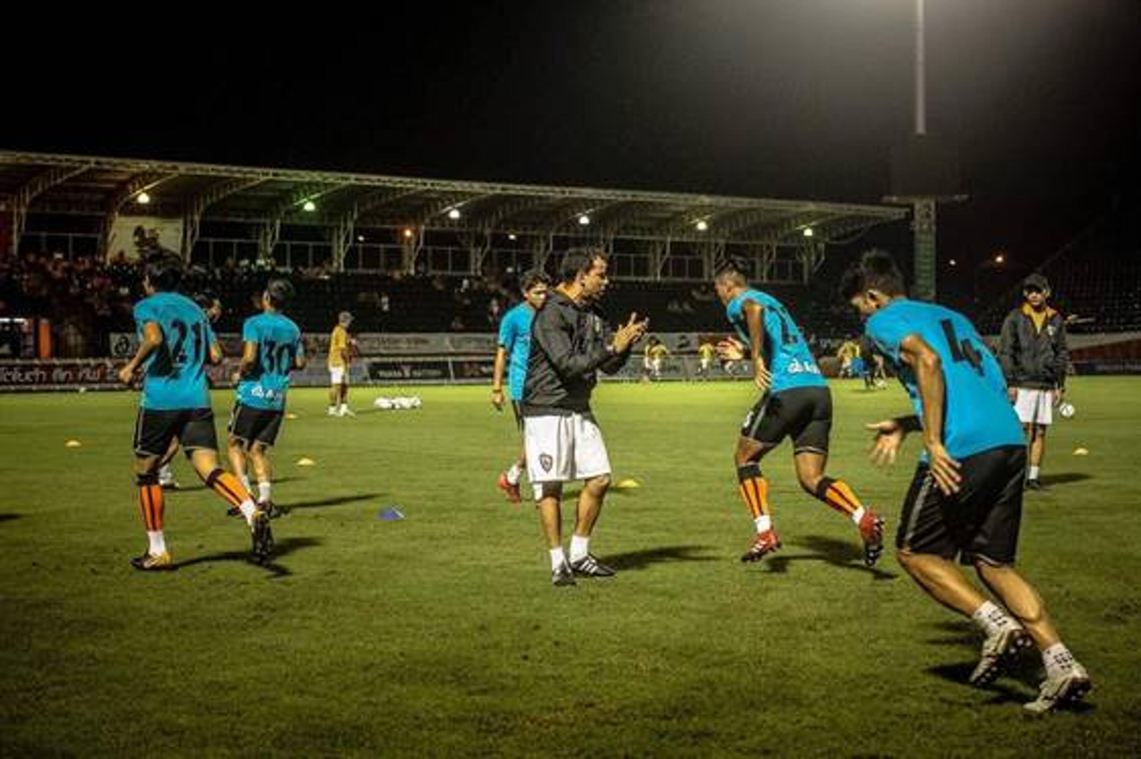 Time tailandês brilha nas copas nacionais e busca primeiro título na história com ‘tempero brasileiro’