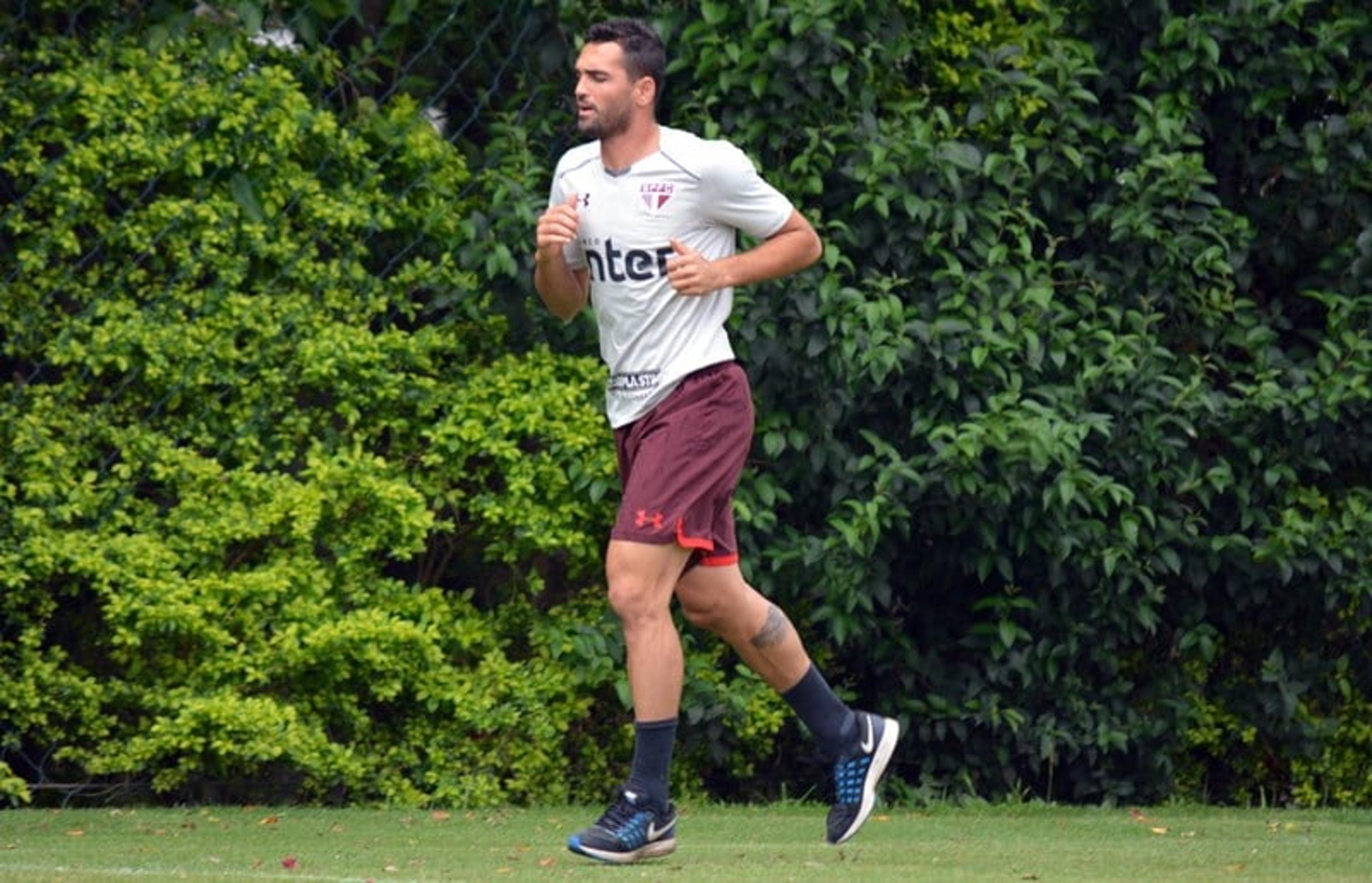 Gilberto e Lugano vão a campo, mas ainda desfalcam São Paulo por lesões