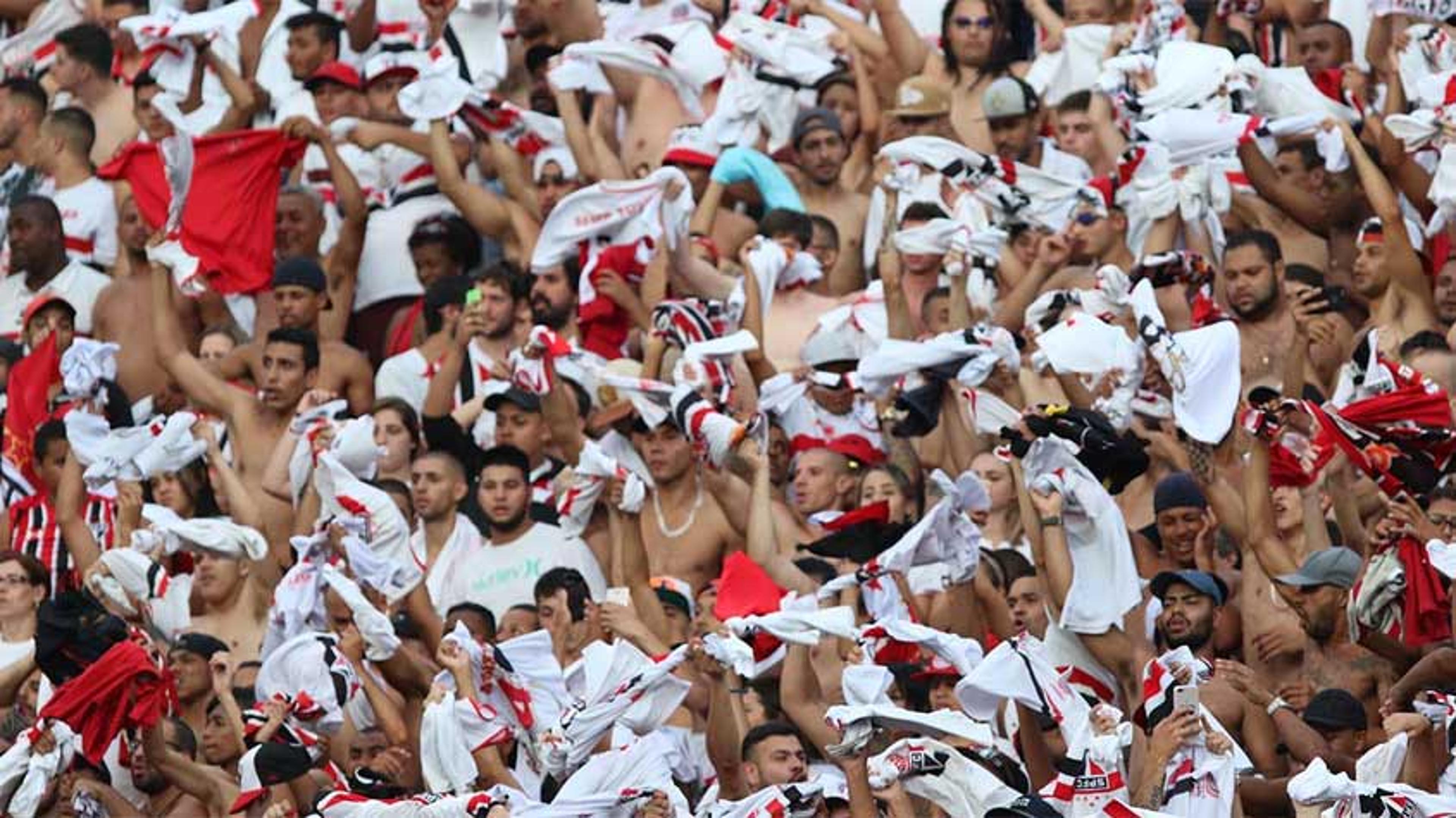 Para jogadores do São Paulo, torcida fez do Serra Dourada um Morumbi